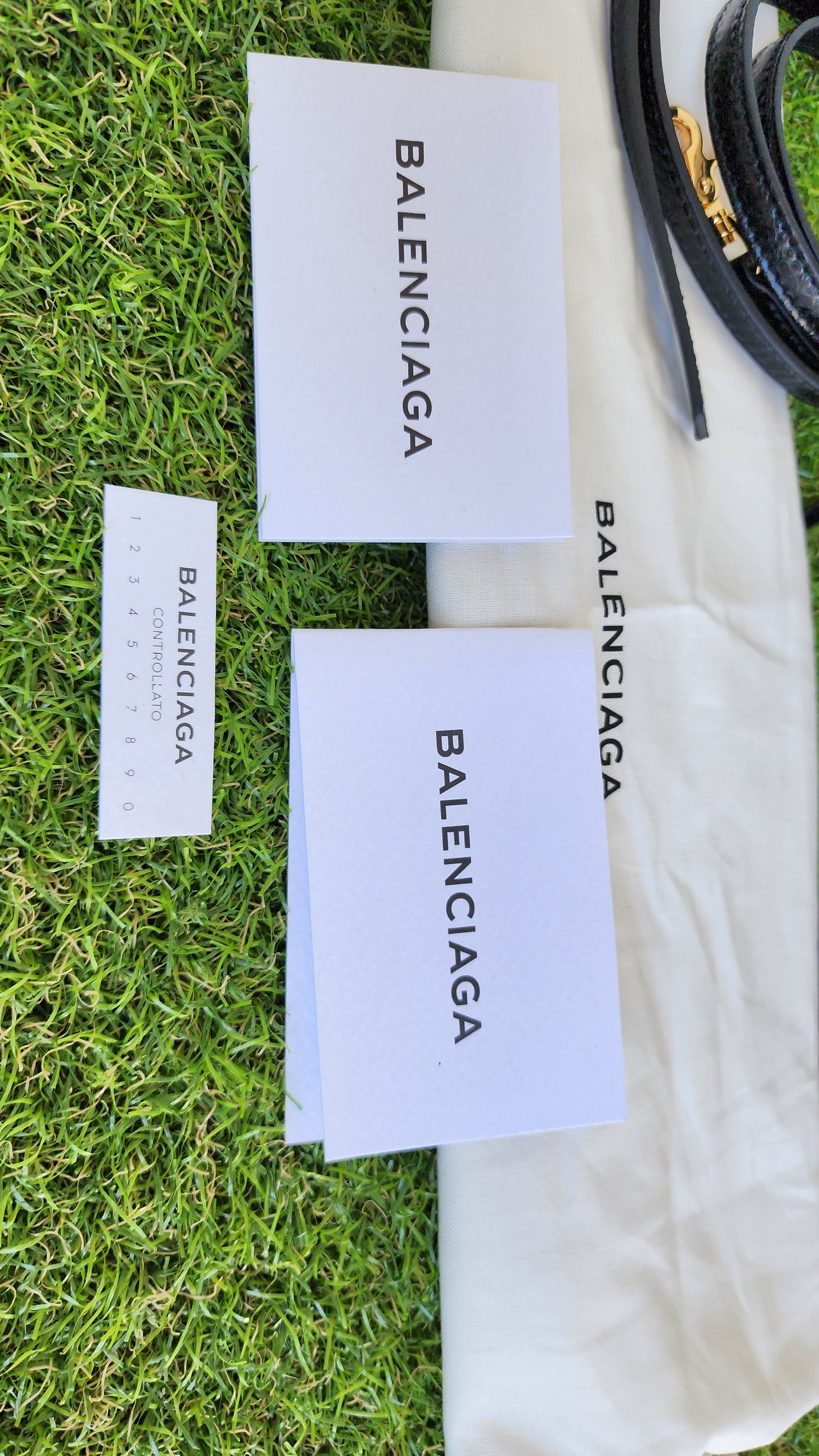BRANDNEW BALENCIAGA CLUTCH