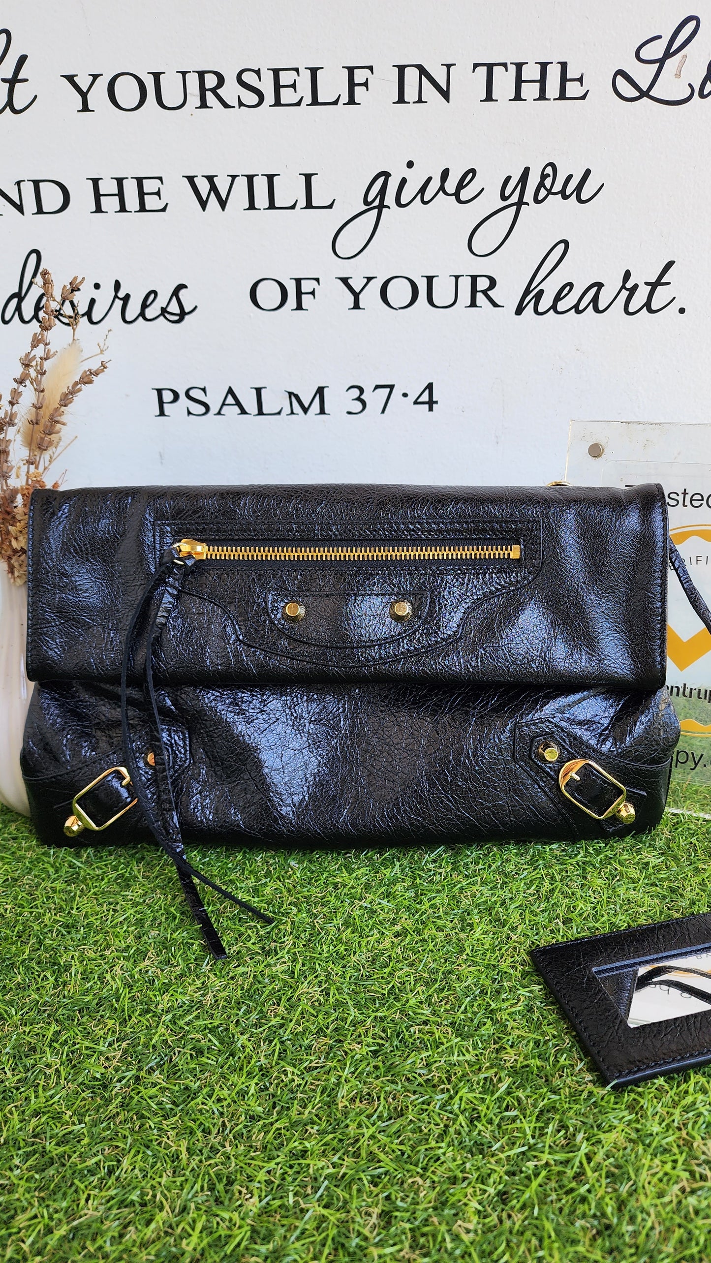 BRANDNEW BALENCIAGA CLUTCH