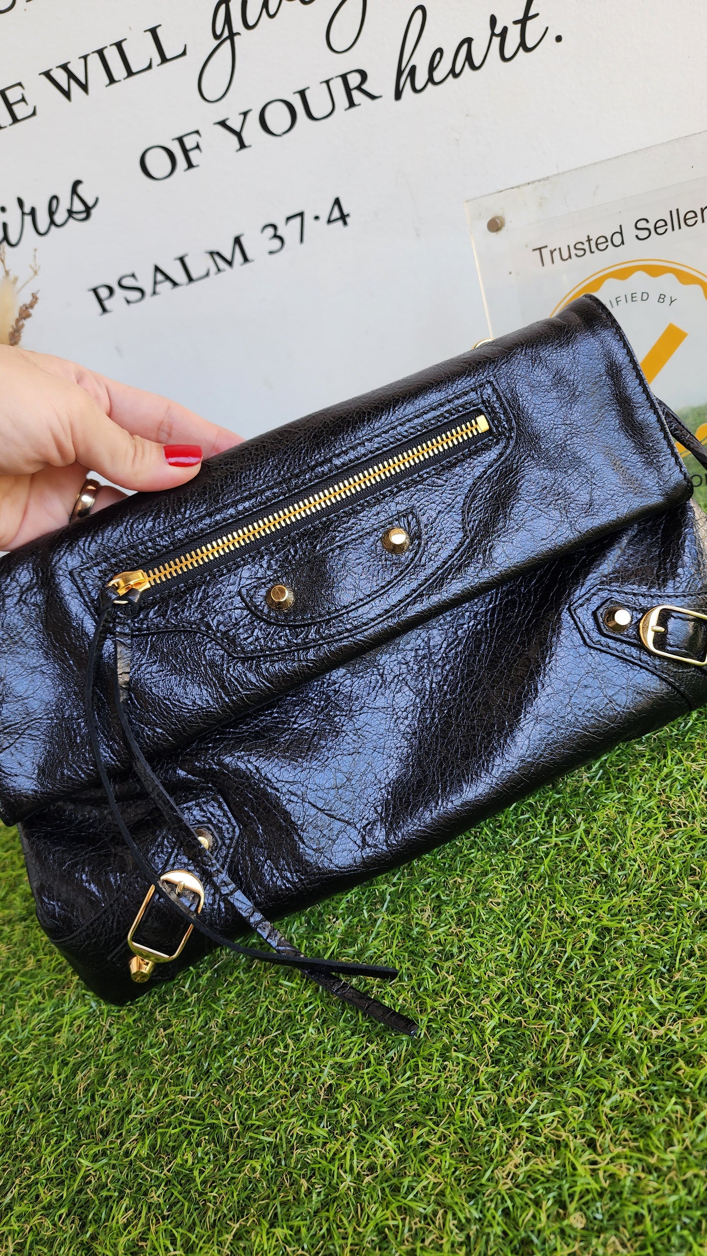 BRANDNEW BALENCIAGA CLUTCH