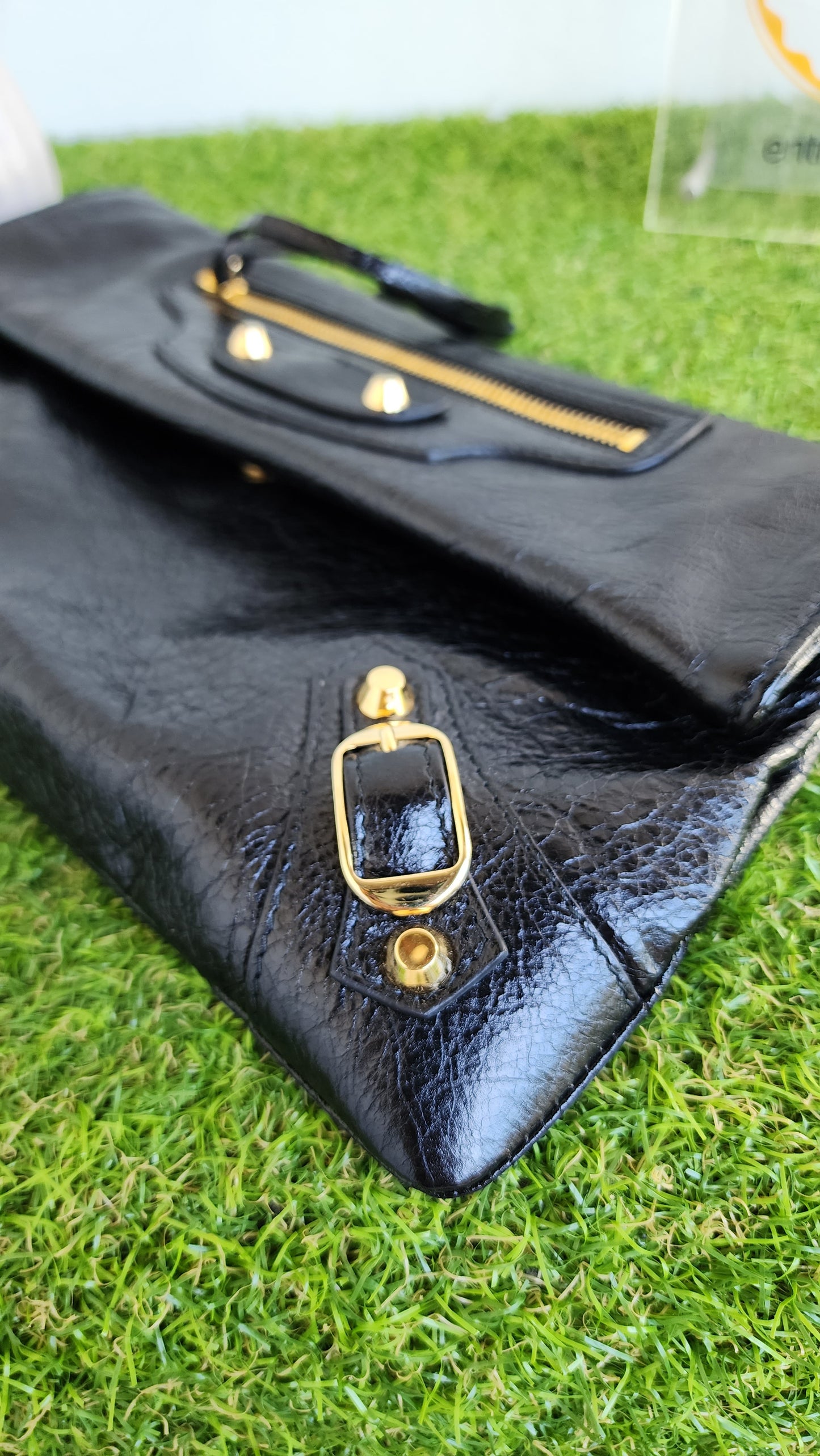 BRANDNEW BALENCIAGA CLUTCH