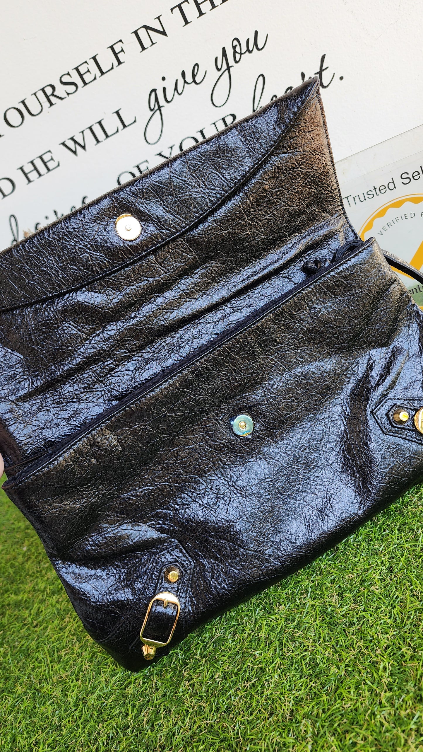 BRANDNEW BALENCIAGA CLUTCH