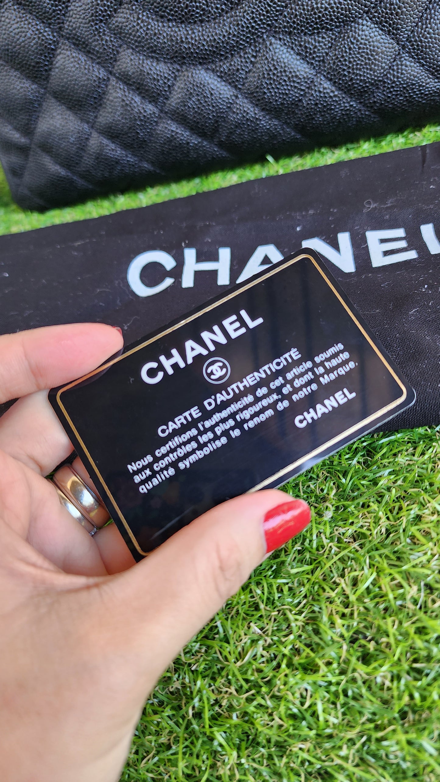 CHANEL GST BLACK SHW