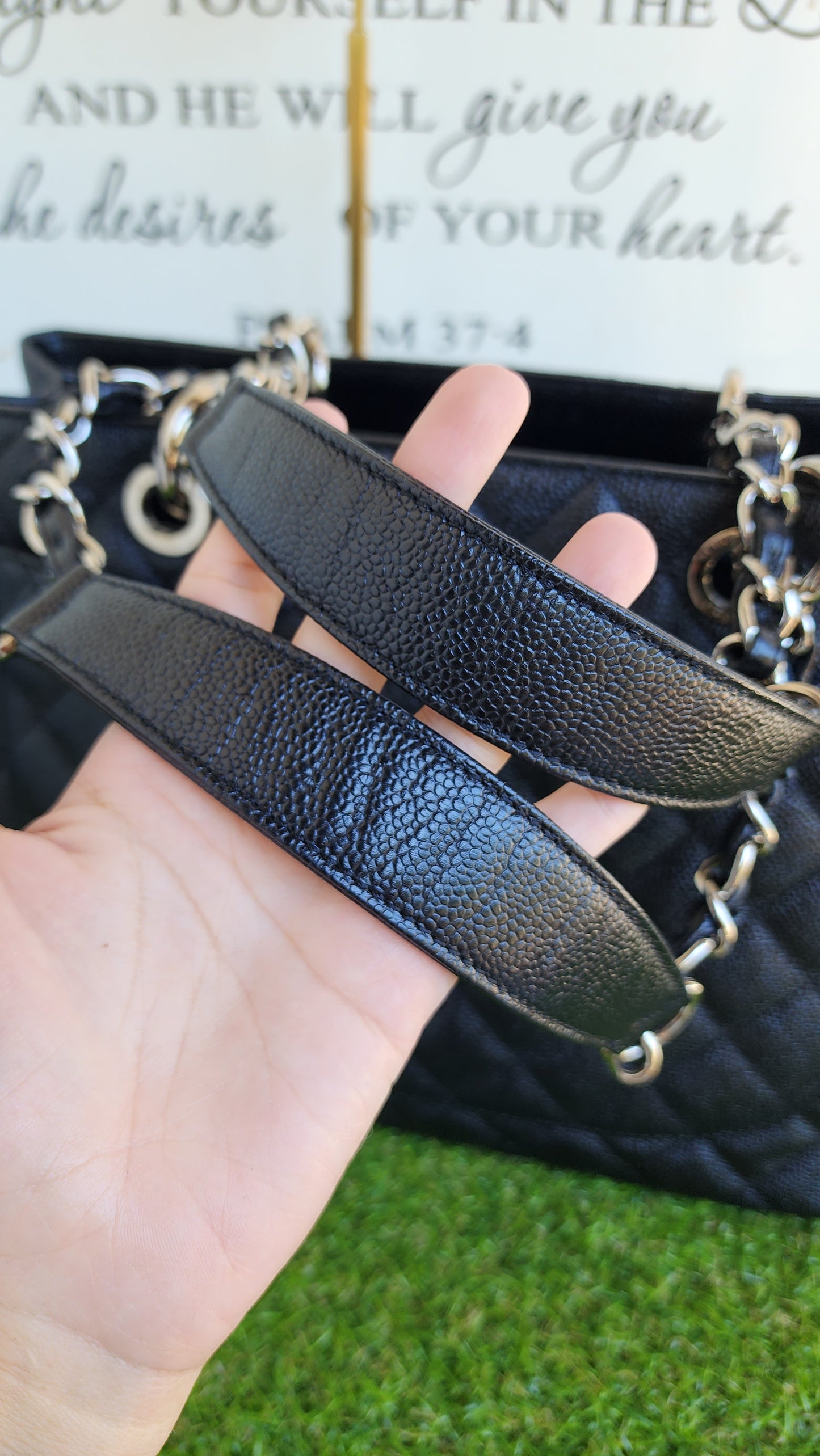 CHANEL GST BLACK SHW