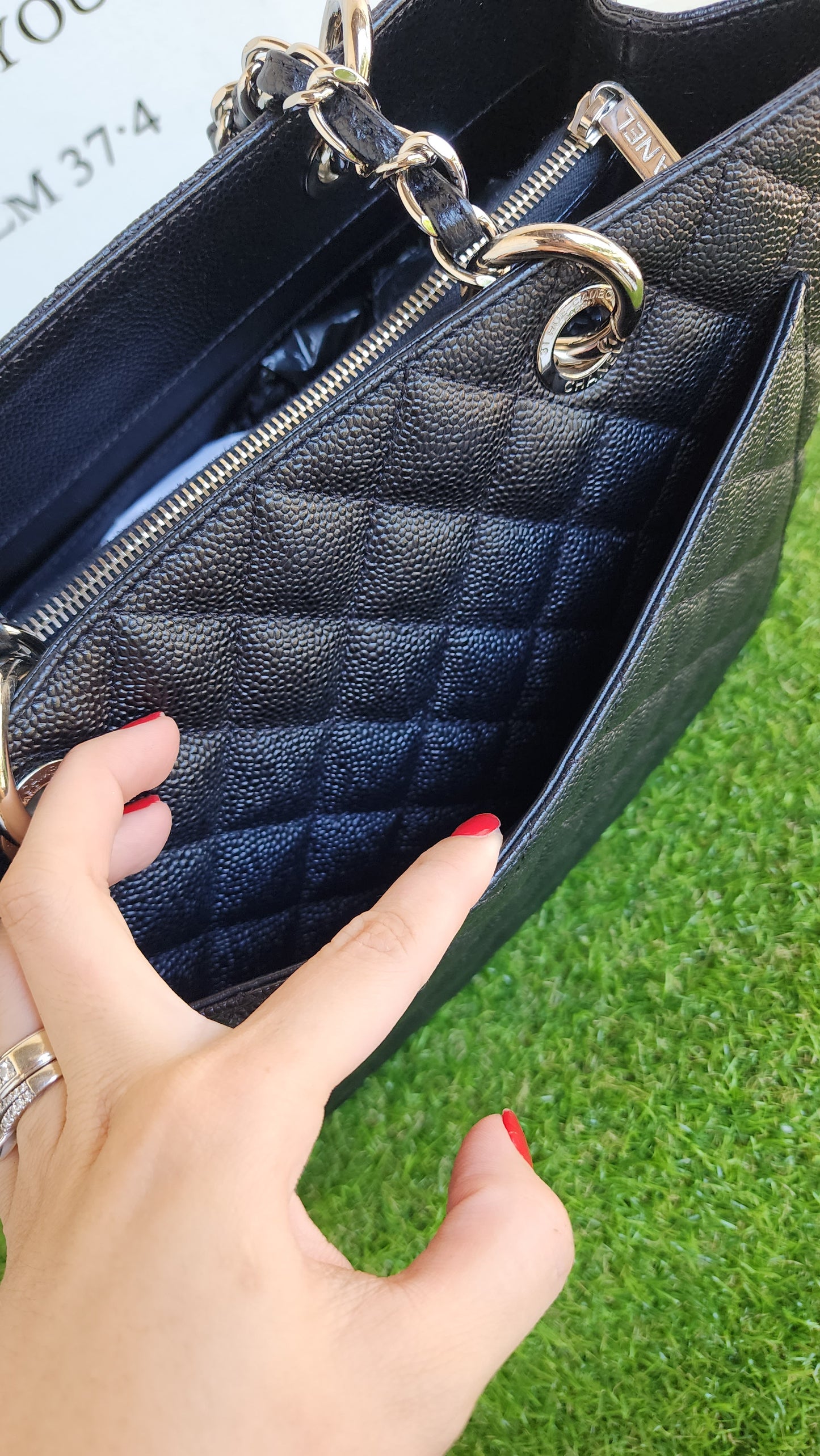 CHANEL GST BLACK SHW