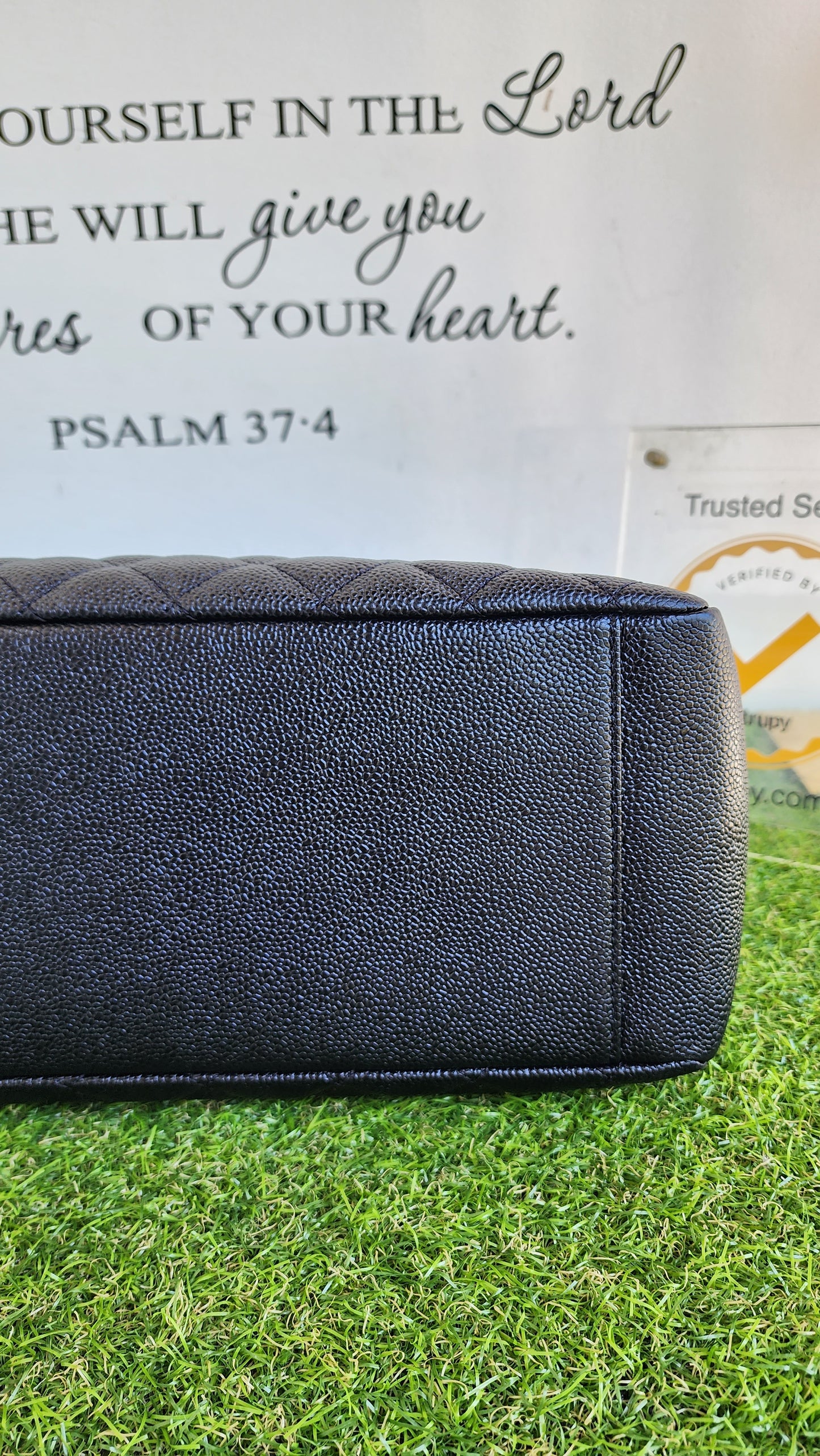 CHANEL GST BLACK SHW