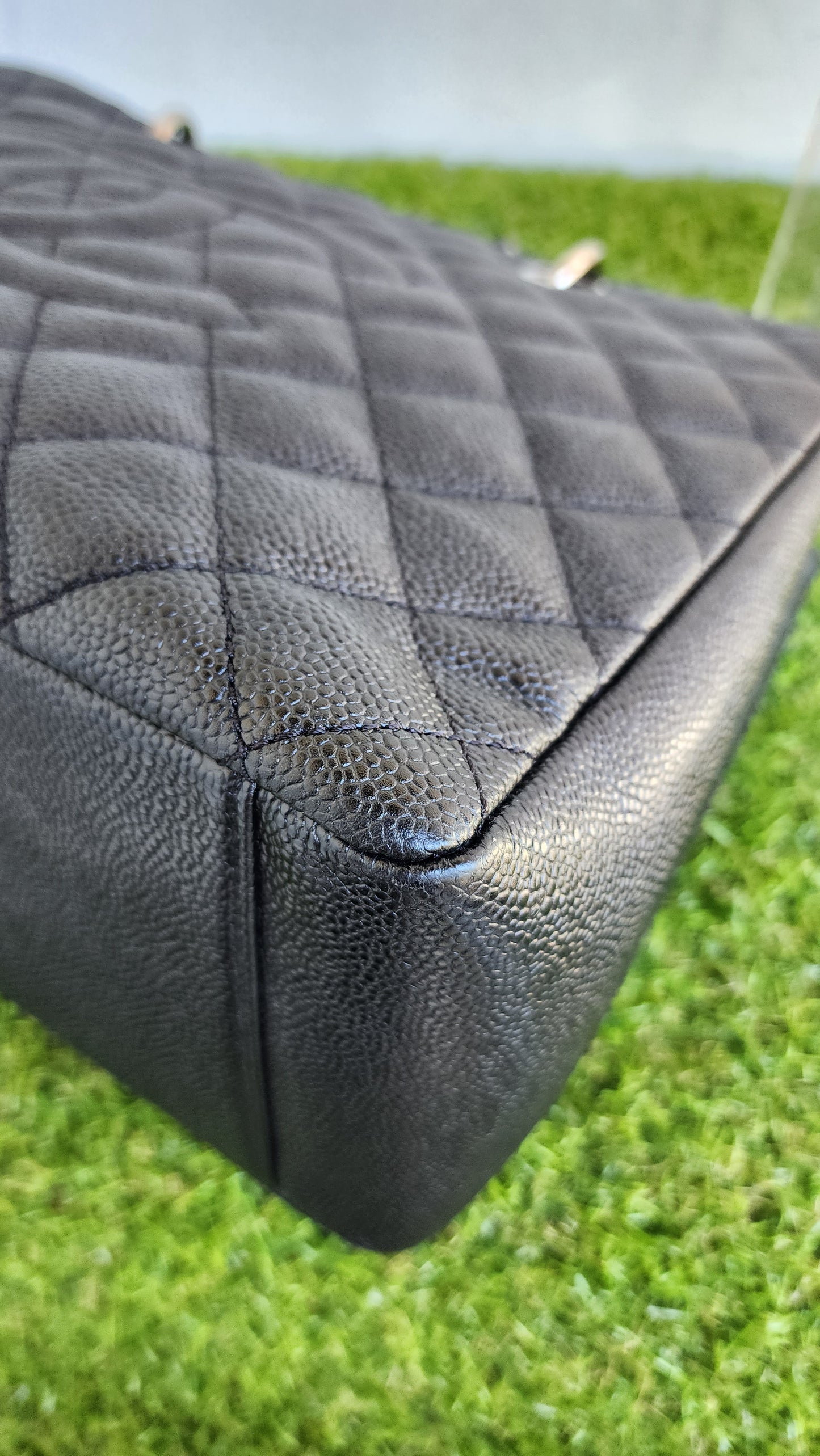 CHANEL GST BLACK SHW