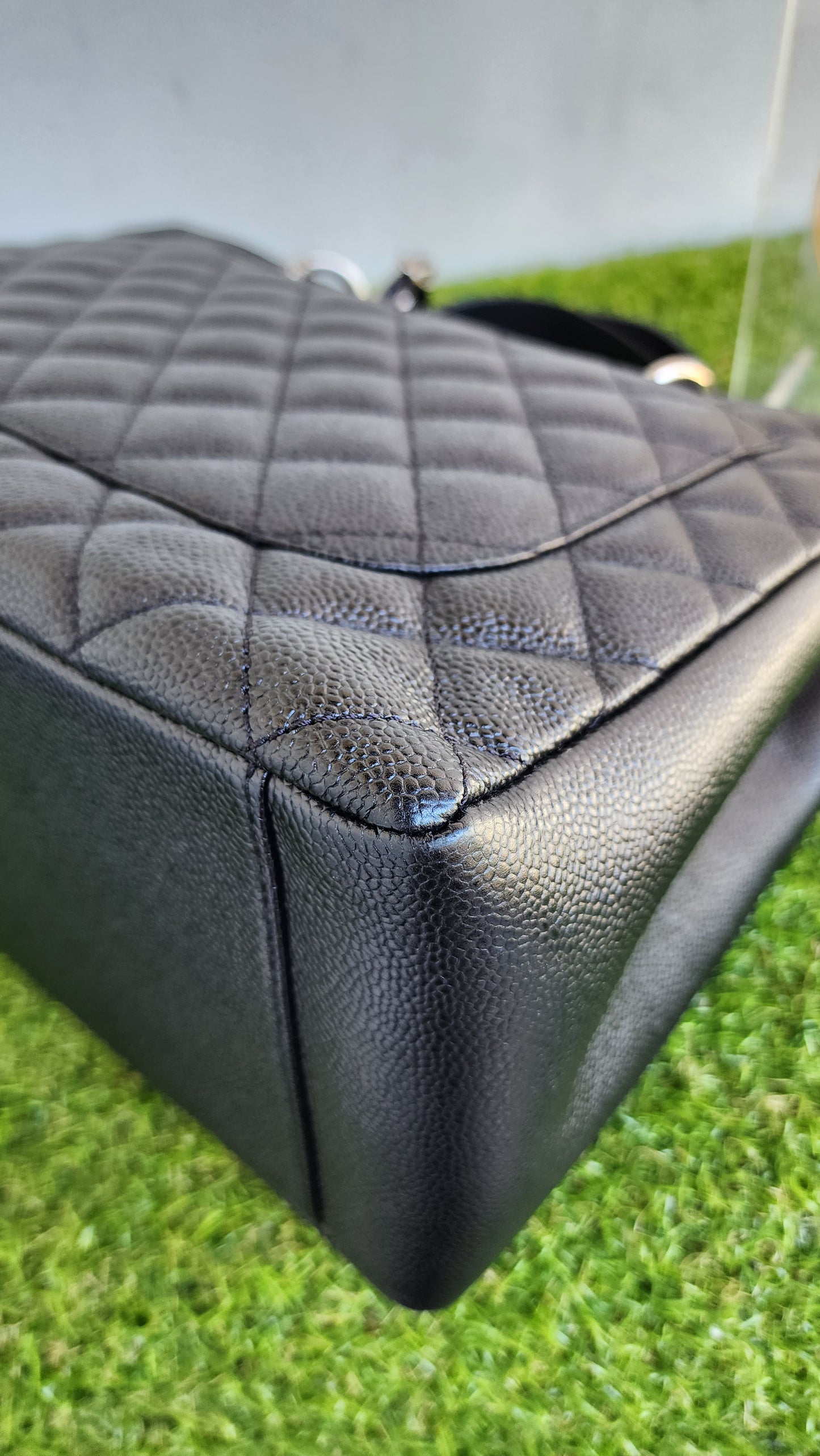 CHANEL GST BLACK SHW