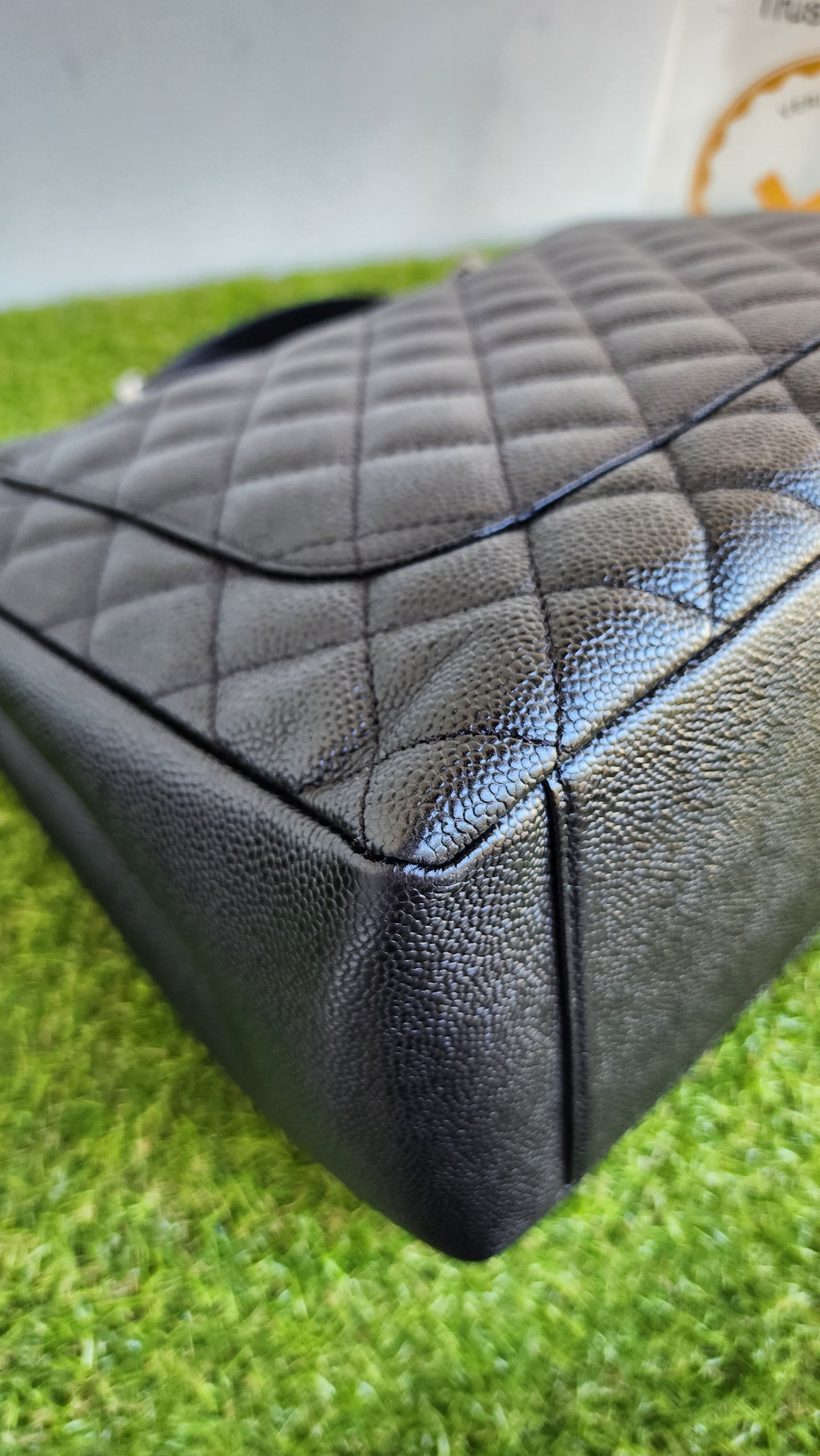 CHANEL GST BLACK SHW