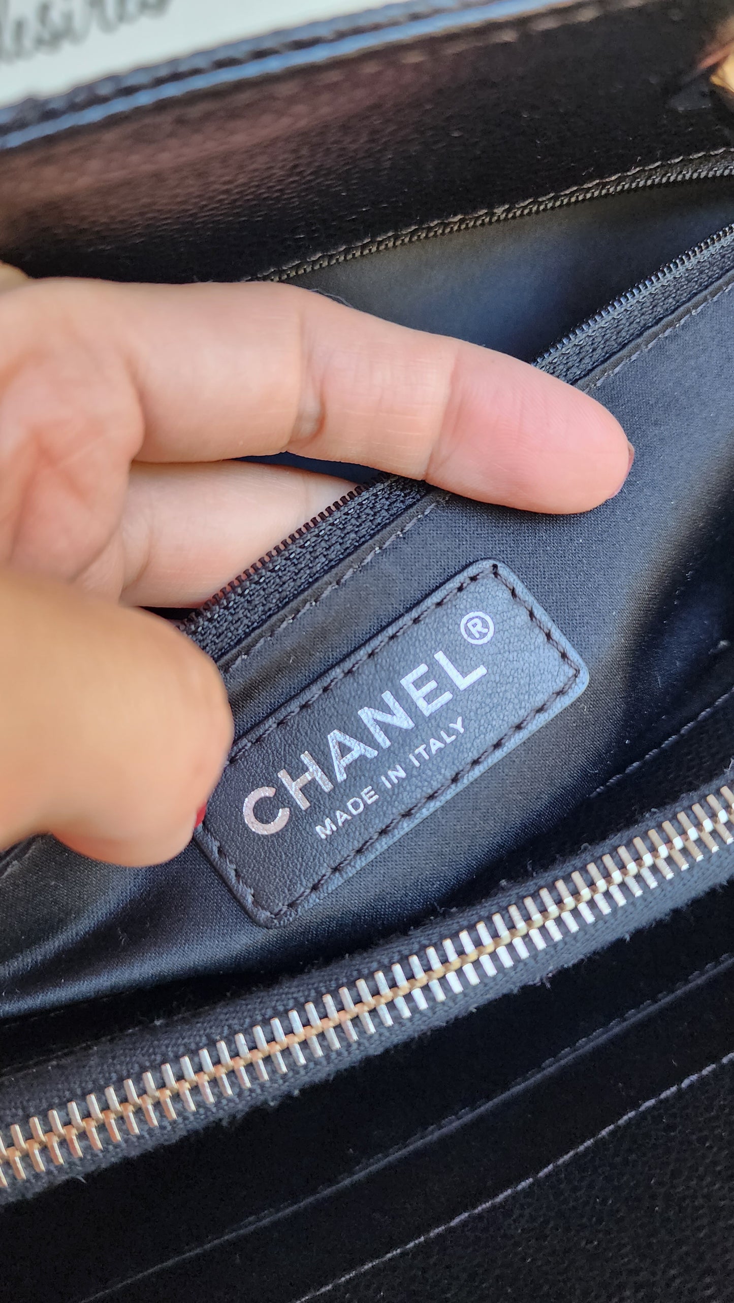 CHANEL GST BLACK SHW