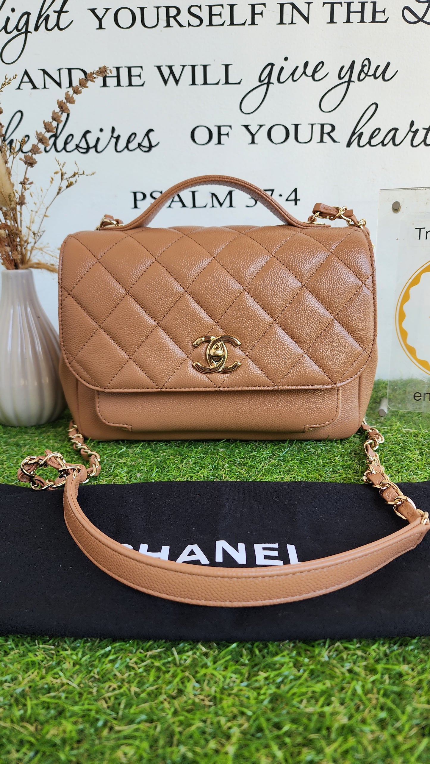CHANEL MEDIUM BUSINESS AFFINITY CARAMEL BEIGE