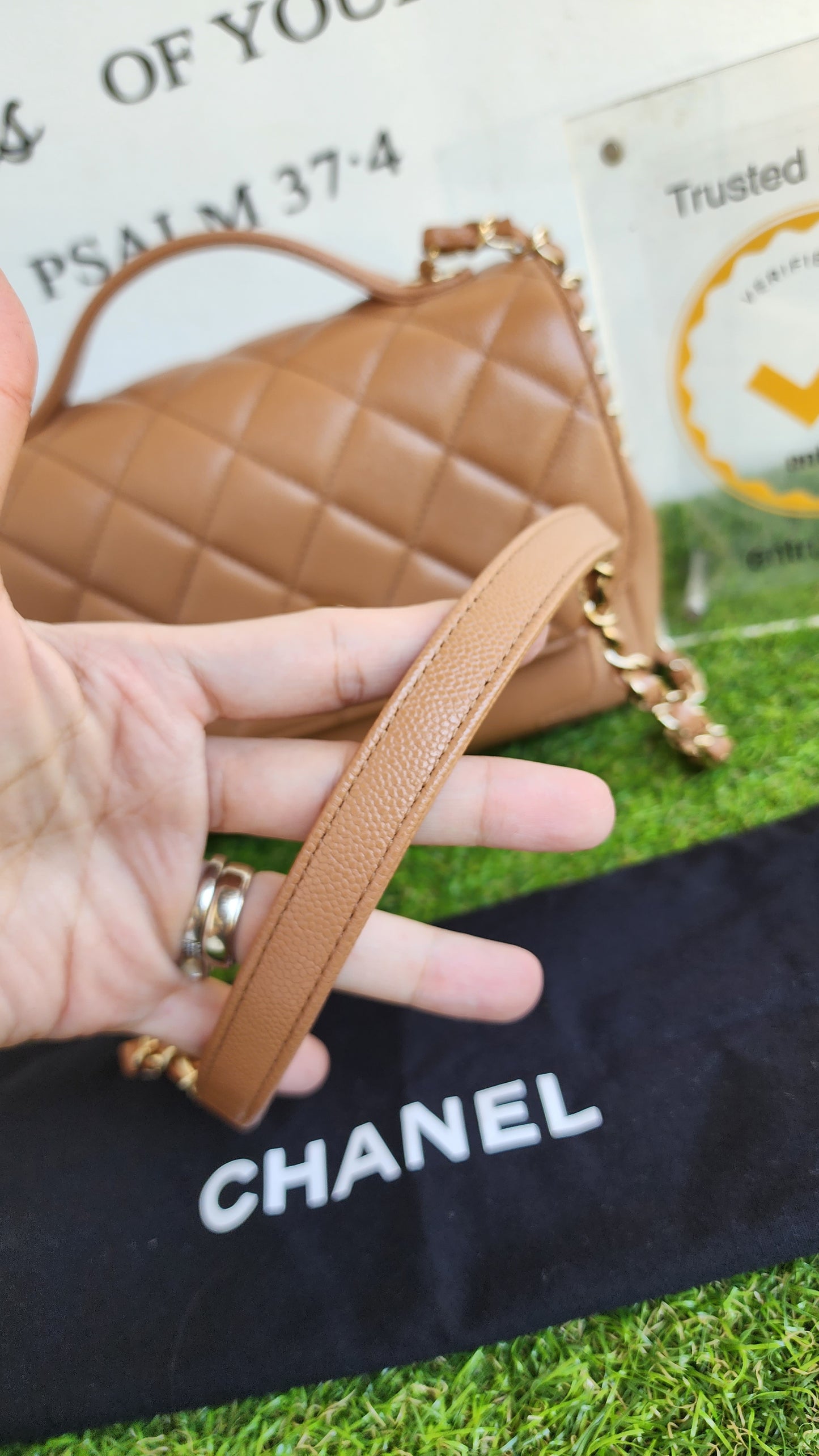 CHANEL MEDIUM BUSINESS AFFINITY CARAMEL BEIGE