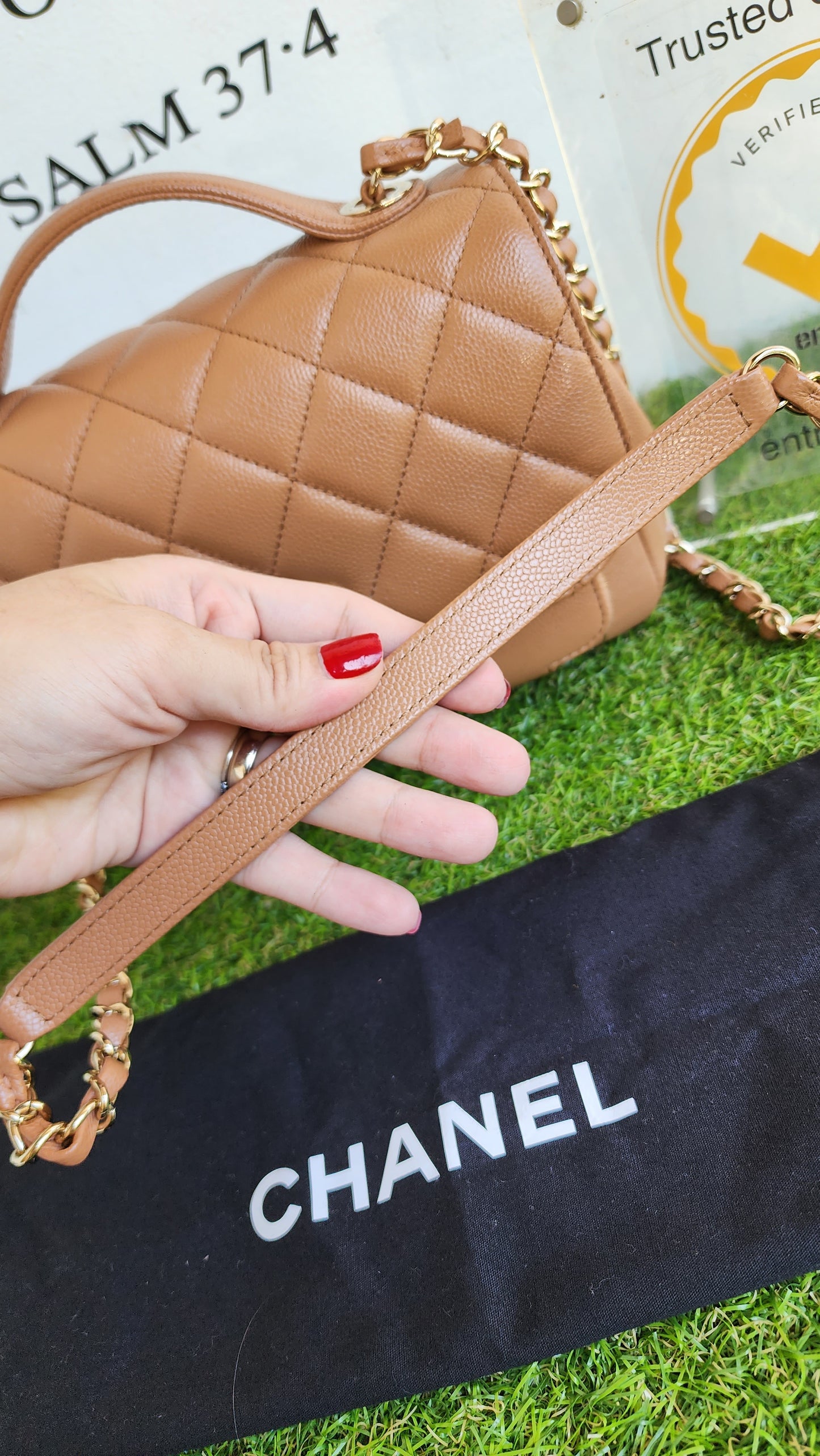 CHANEL MEDIUM BUSINESS AFFINITY CARAMEL BEIGE