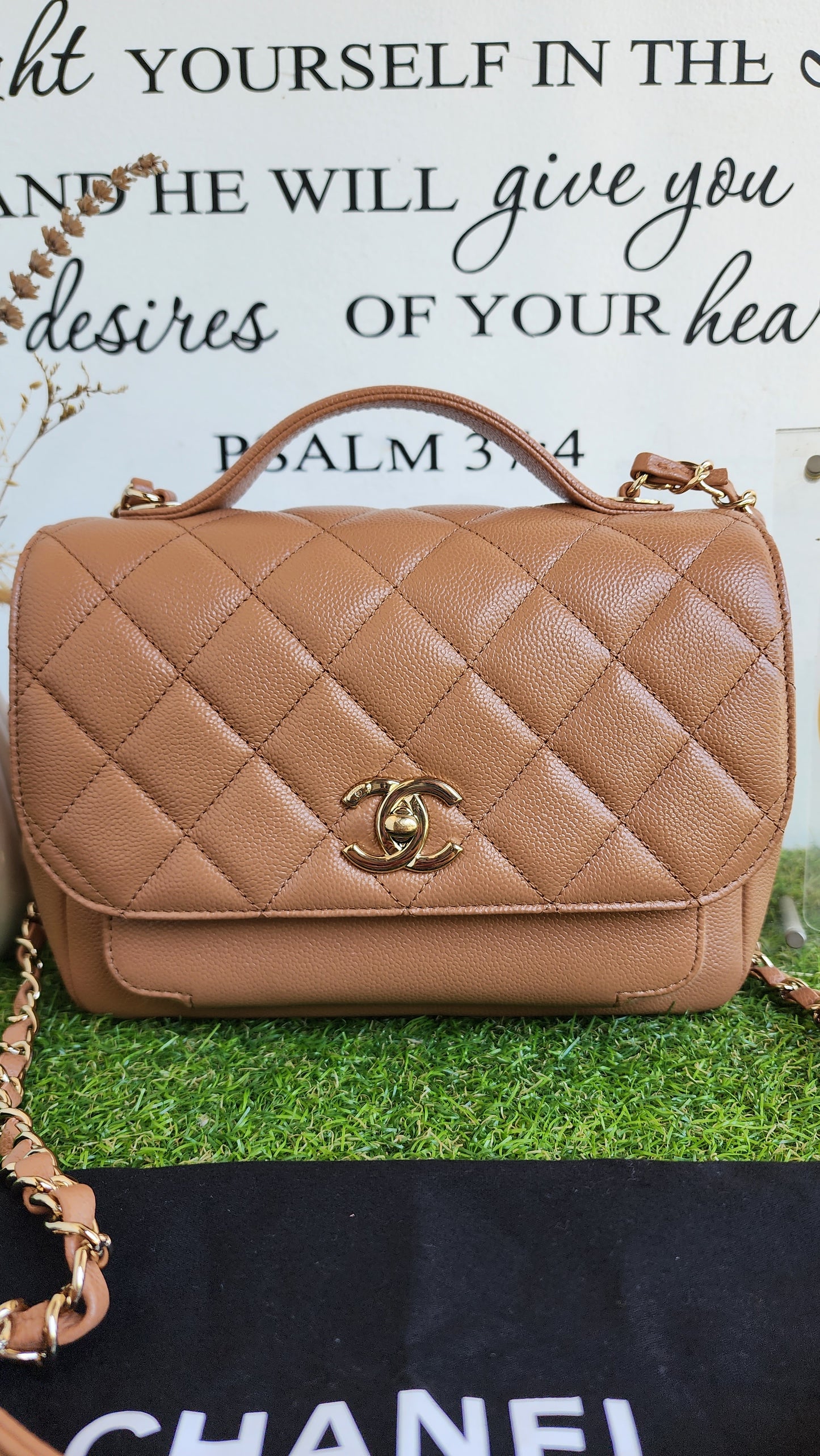 CHANEL MEDIUM BUSINESS AFFINITY CARAMEL BEIGE