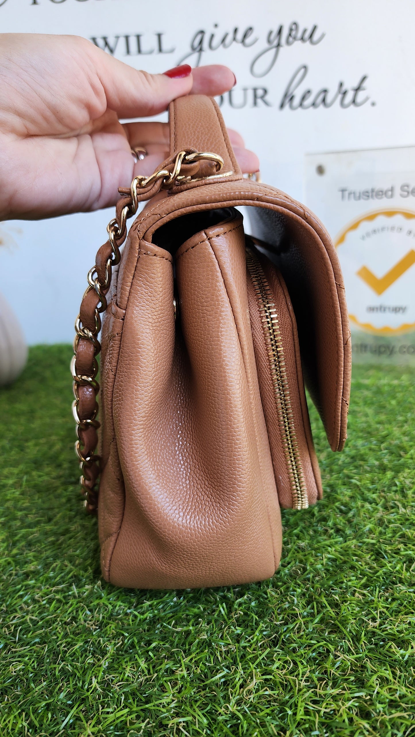CHANEL MEDIUM BUSINESS AFFINITY CARAMEL BEIGE