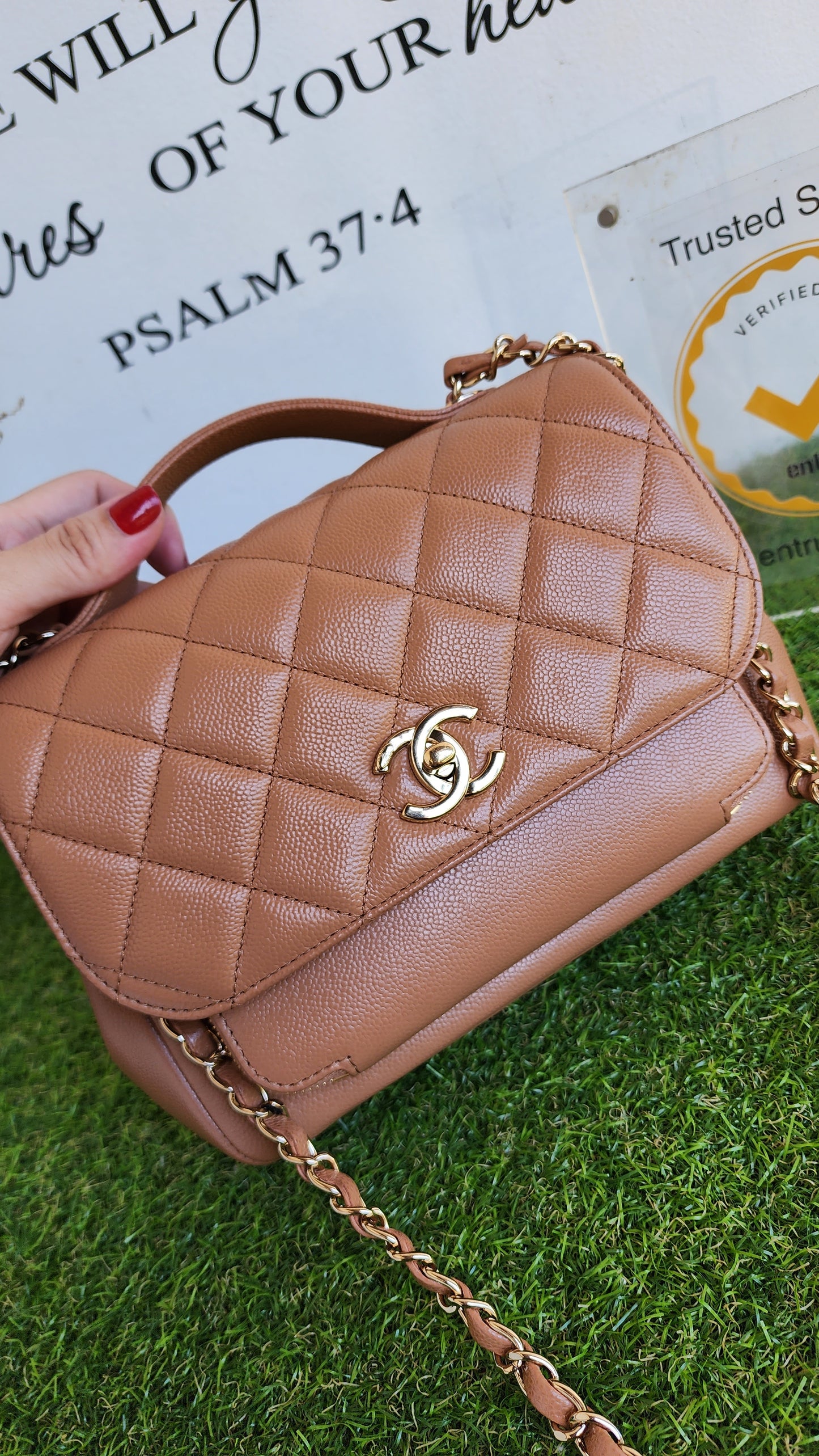 CHANEL MEDIUM BUSINESS AFFINITY CARAMEL BEIGE