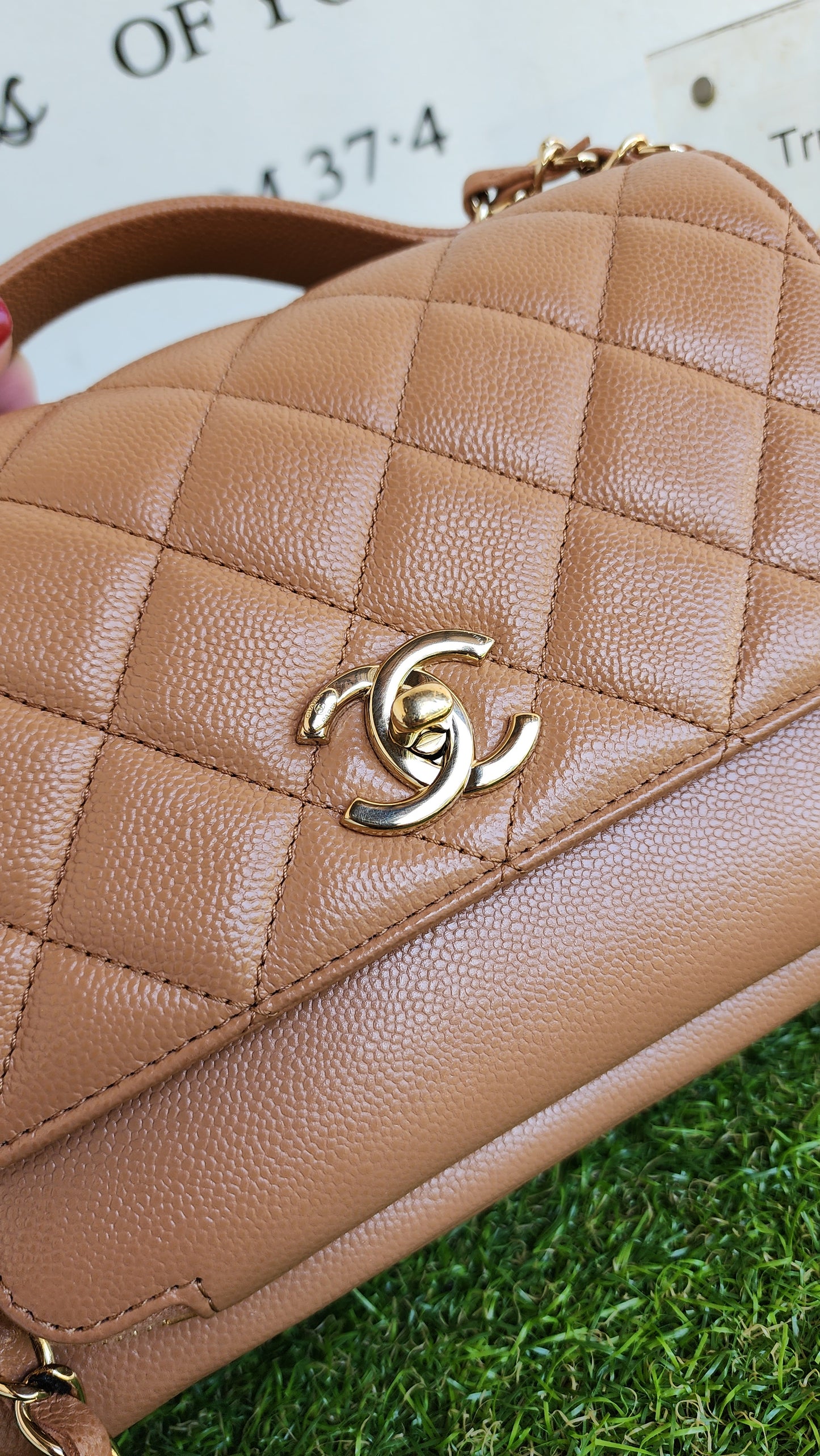 CHANEL MEDIUM BUSINESS AFFINITY CARAMEL BEIGE