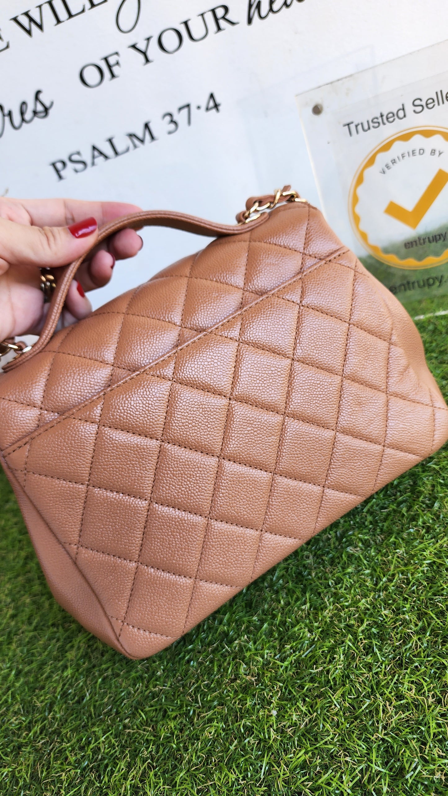 CHANEL MEDIUM BUSINESS AFFINITY CARAMEL BEIGE
