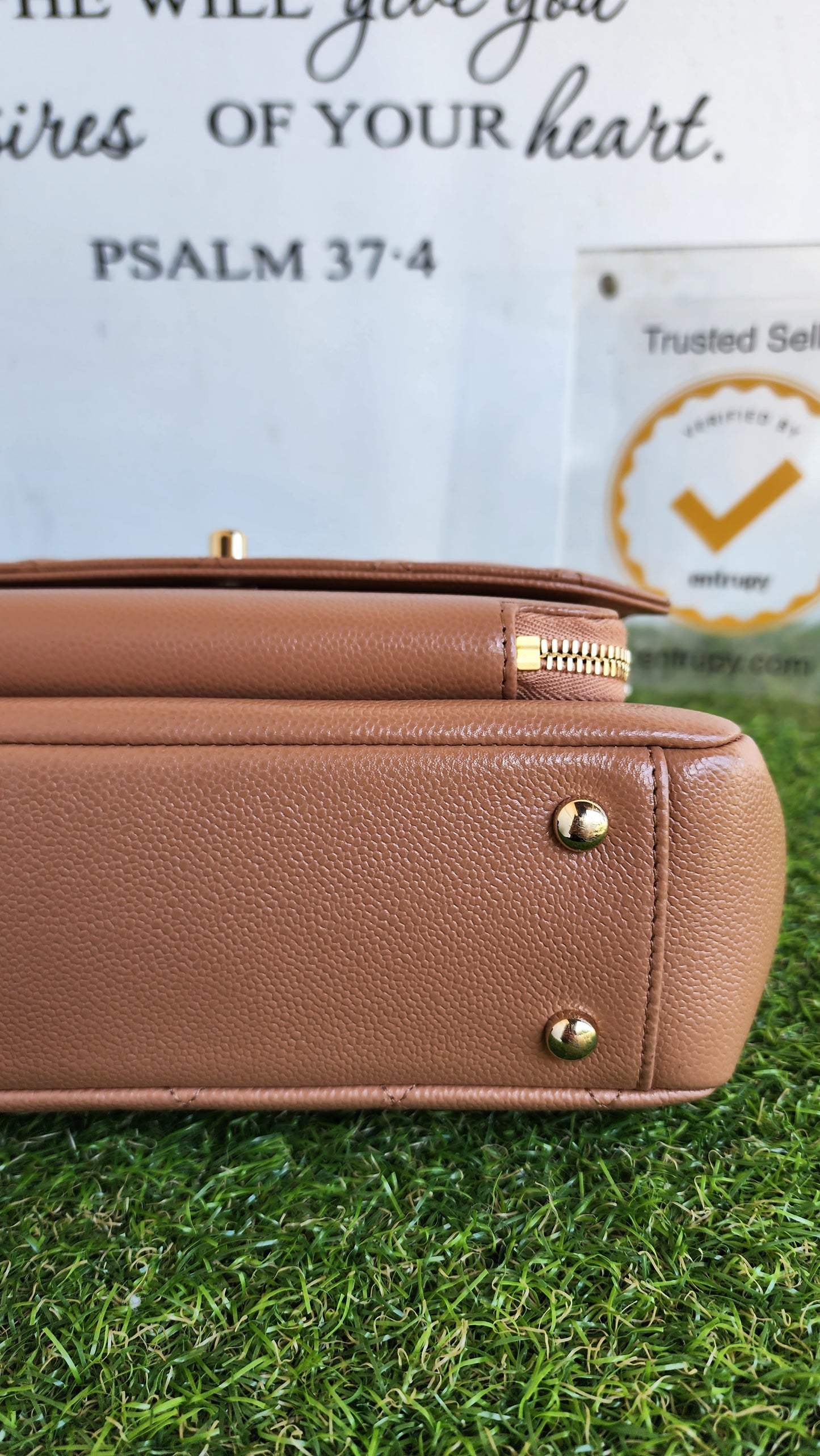CHANEL MEDIUM BUSINESS AFFINITY CARAMEL BEIGE