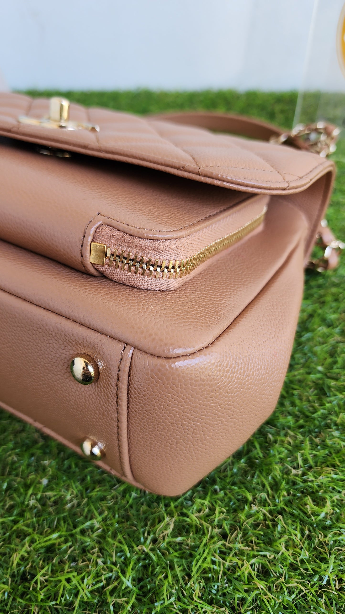 CHANEL MEDIUM BUSINESS AFFINITY CARAMEL BEIGE
