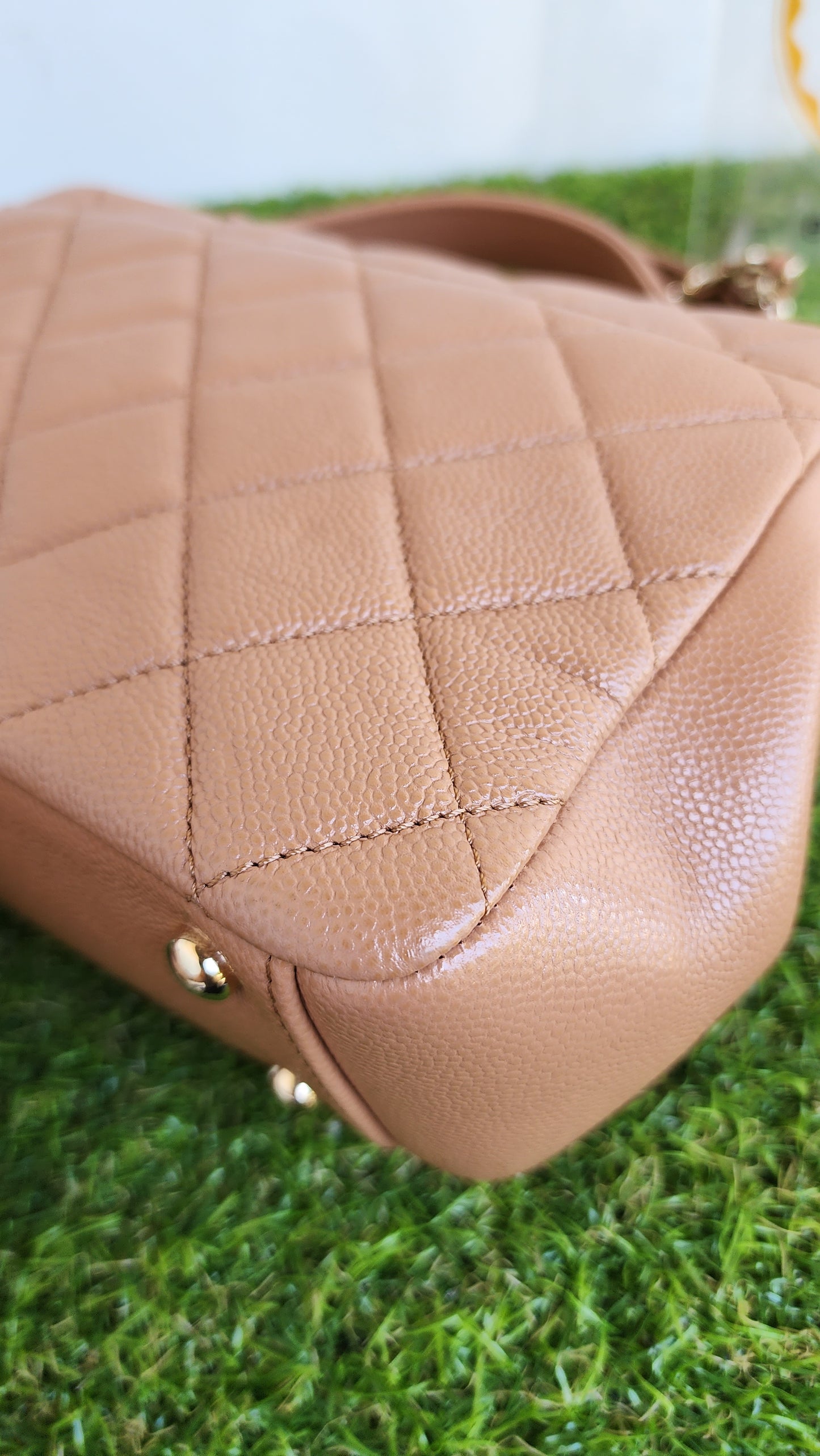 CHANEL MEDIUM BUSINESS AFFINITY CARAMEL BEIGE