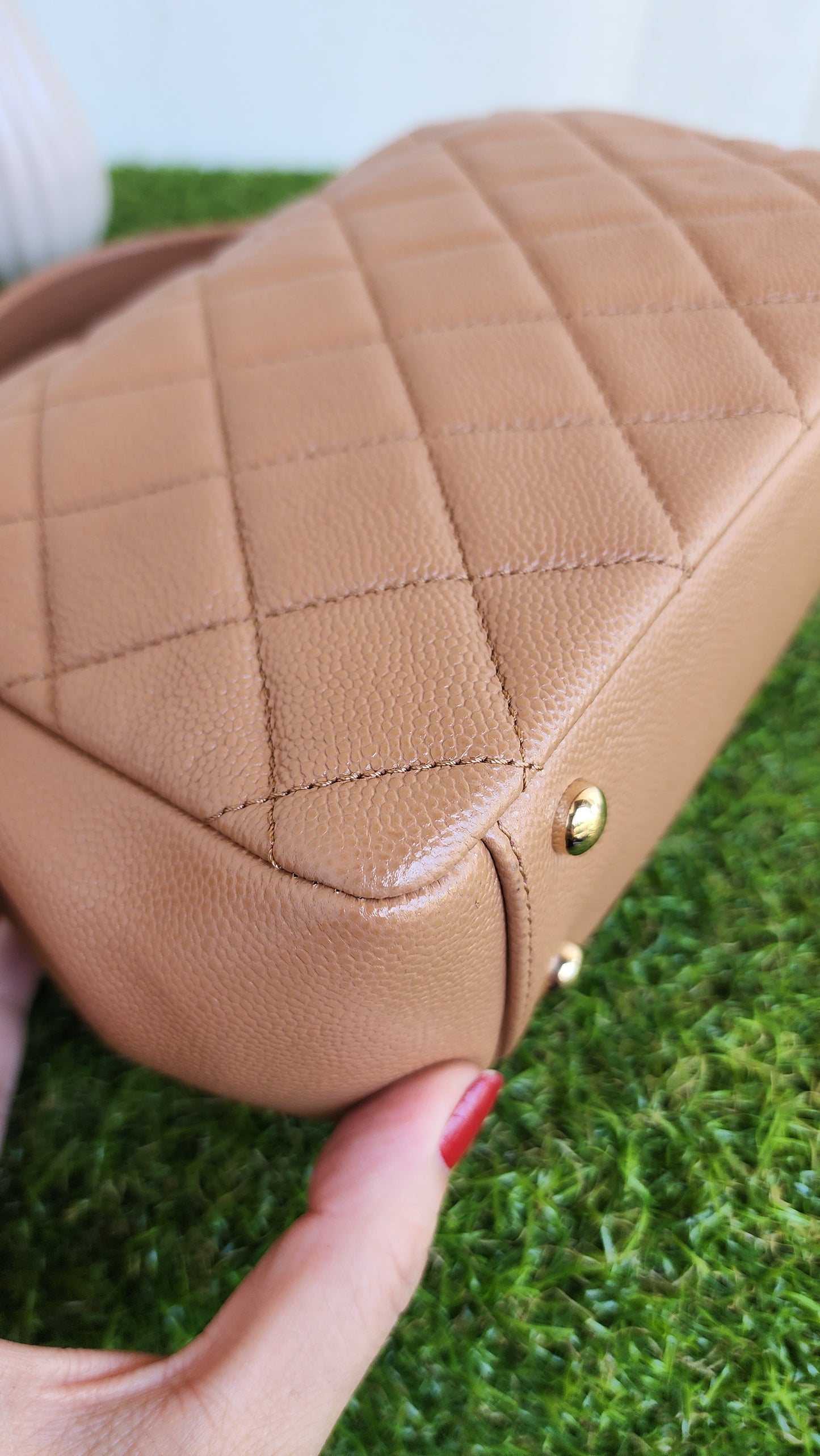 CHANEL MEDIUM BUSINESS AFFINITY CARAMEL BEIGE