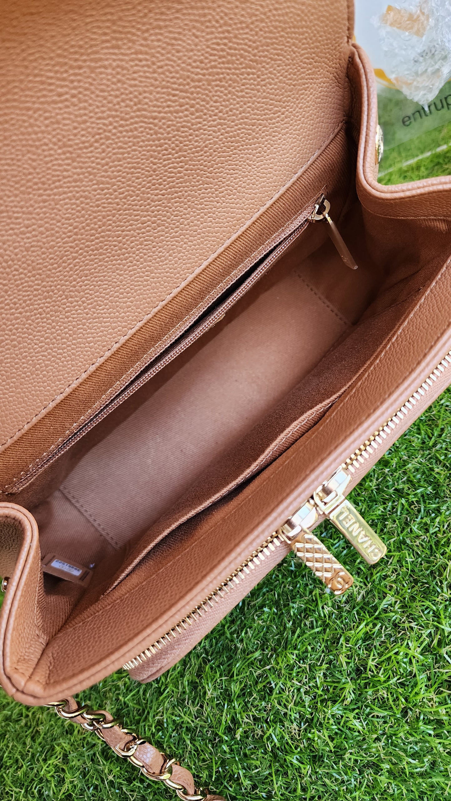 CHANEL MEDIUM BUSINESS AFFINITY CARAMEL BEIGE