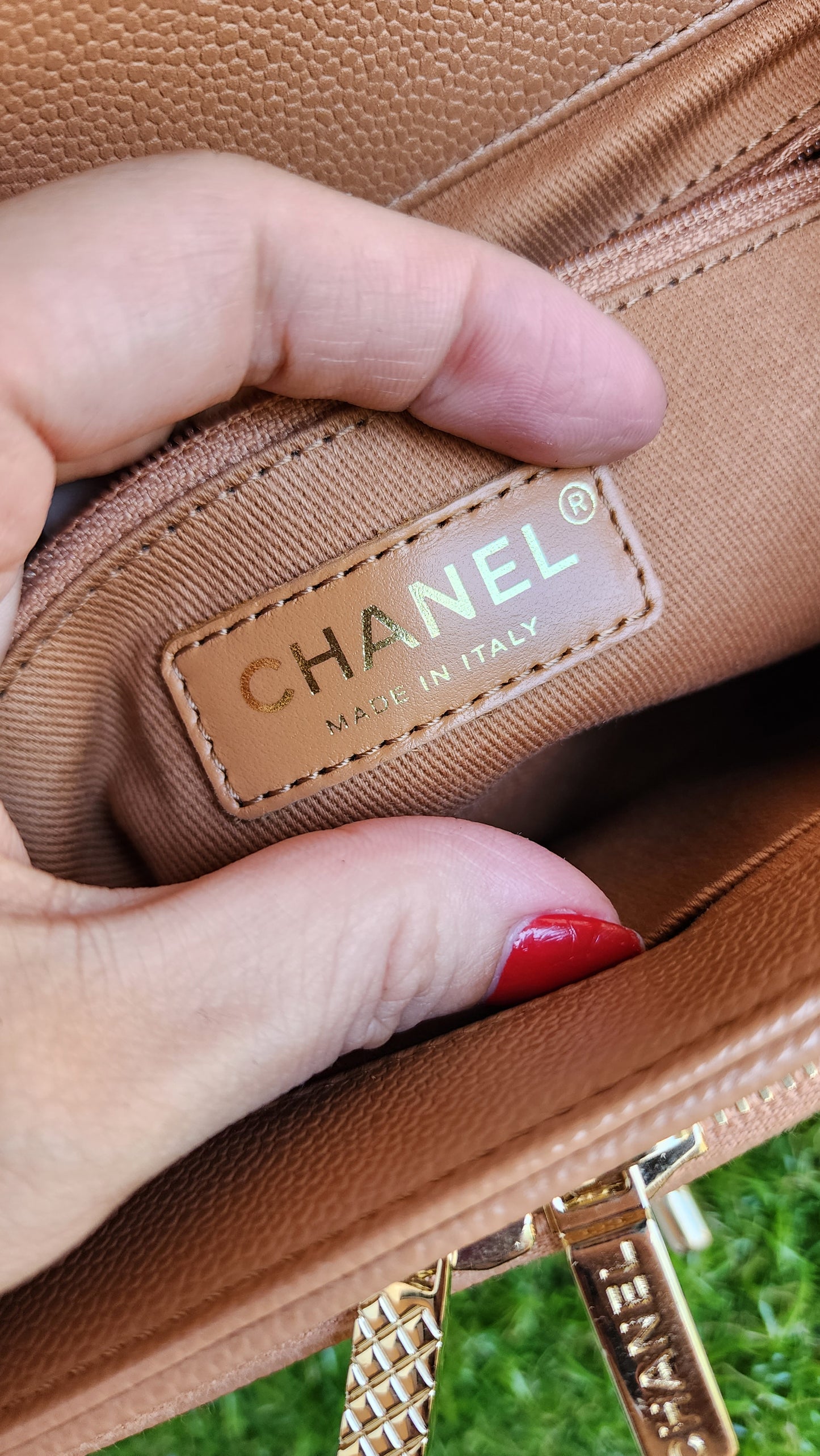CHANEL MEDIUM BUSINESS AFFINITY CARAMEL BEIGE