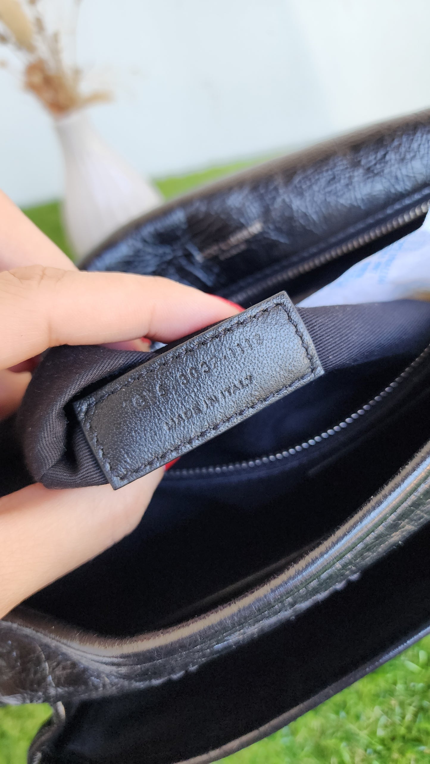 YSL NIKI MEDIUM BLACK