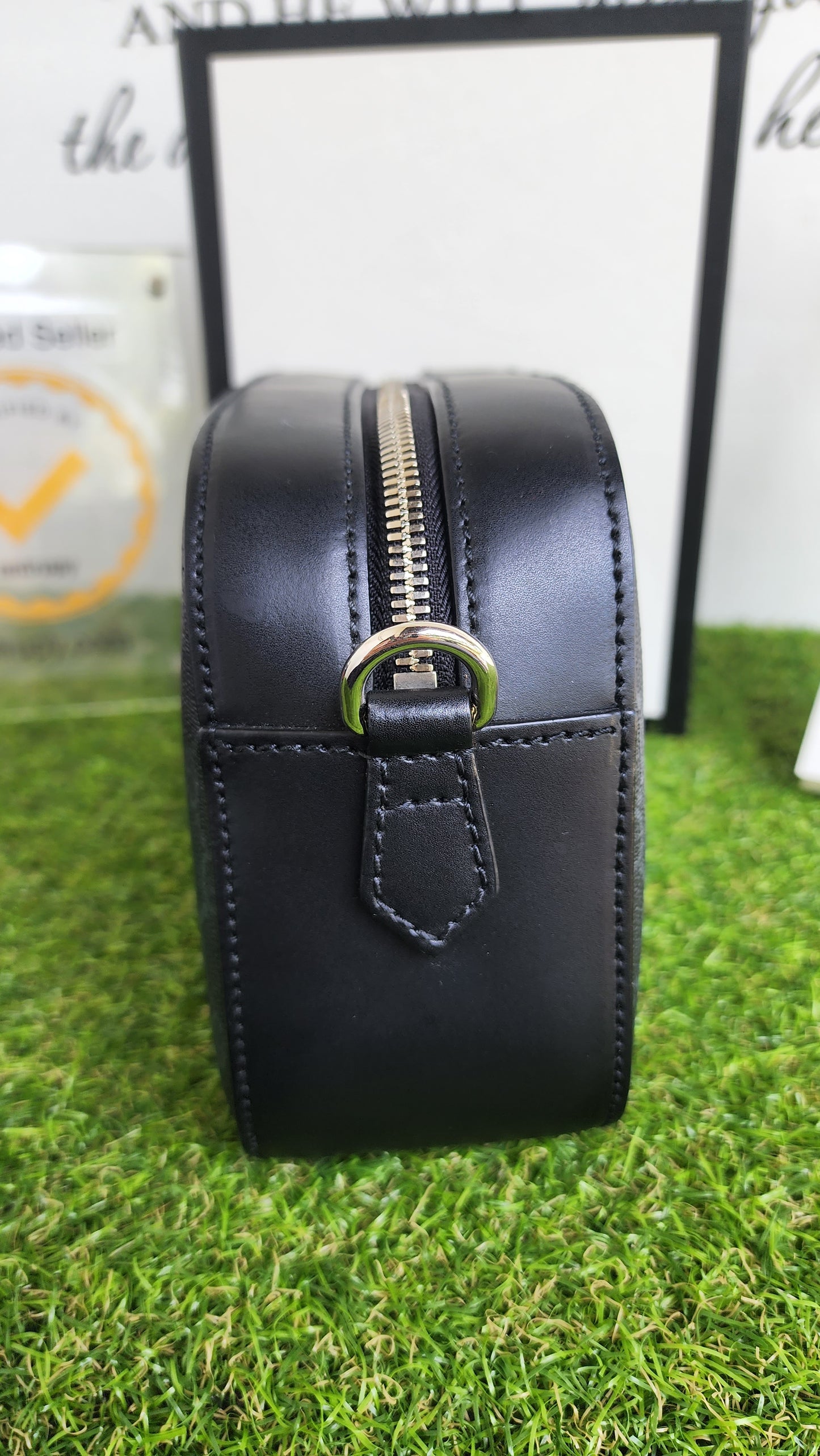 GUCCI SUPREME GG BLACK CAMERA BAG