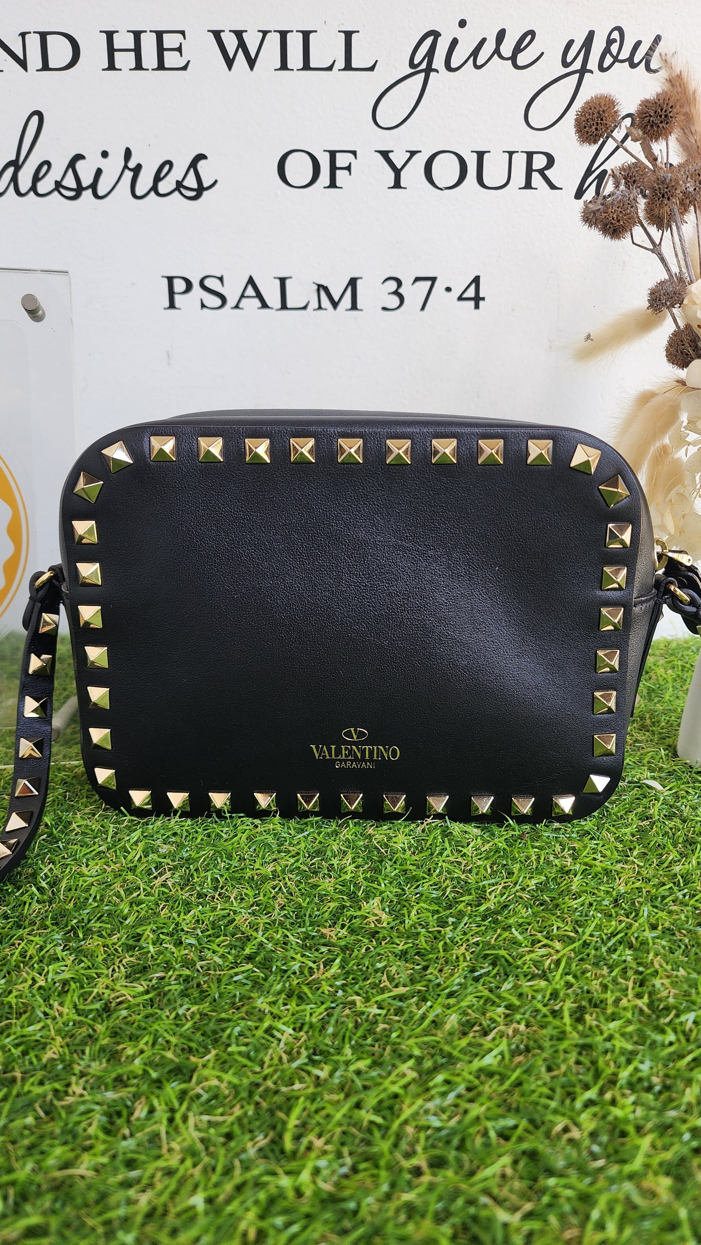VALENTINO ROCKSTUD CAMERA BAG