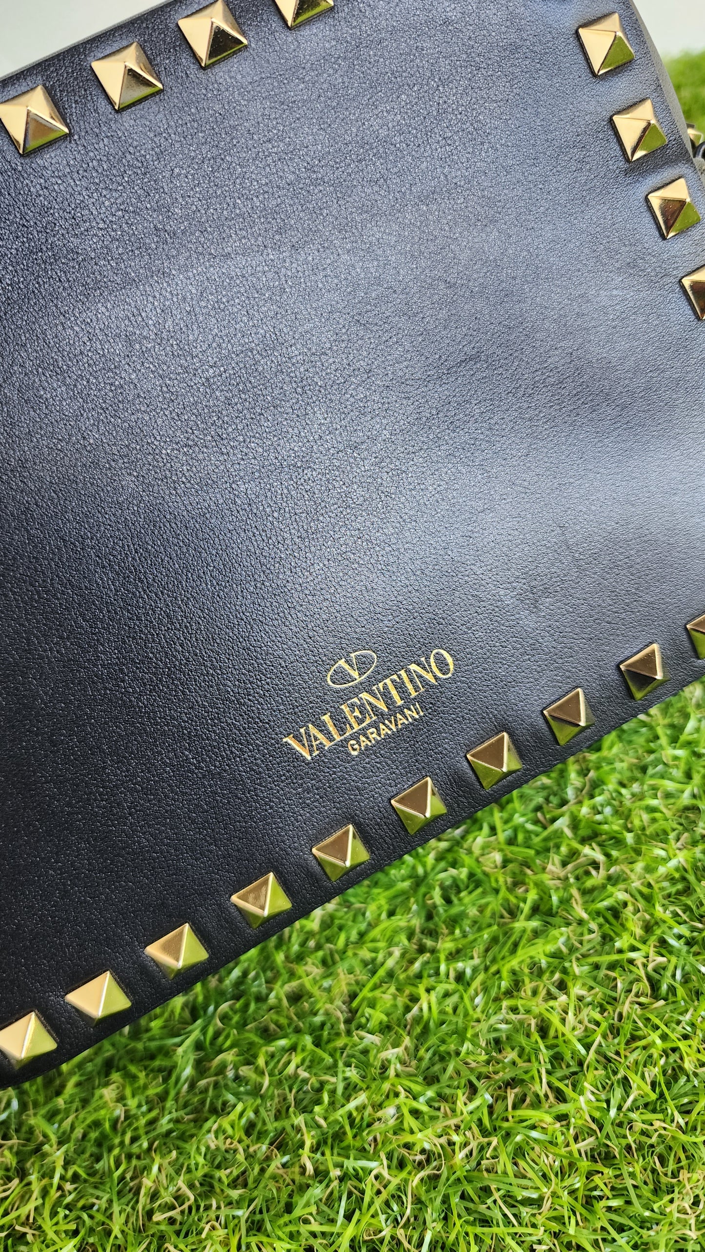 VALENTINO ROCKSTUD CAMERA BAG