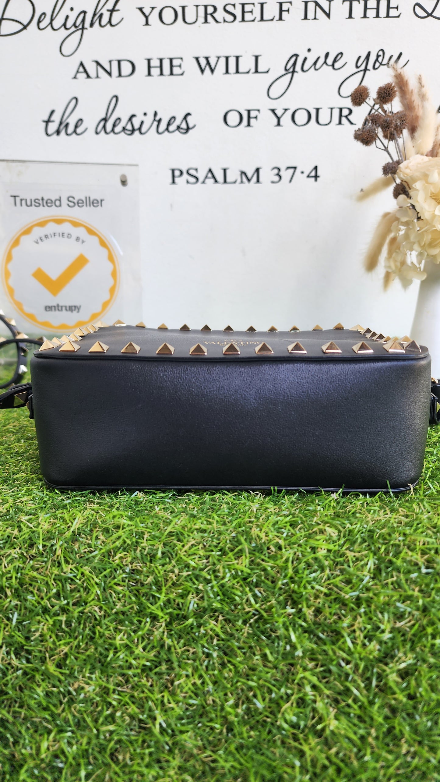 VALENTINO ROCKSTUD CAMERA BAG