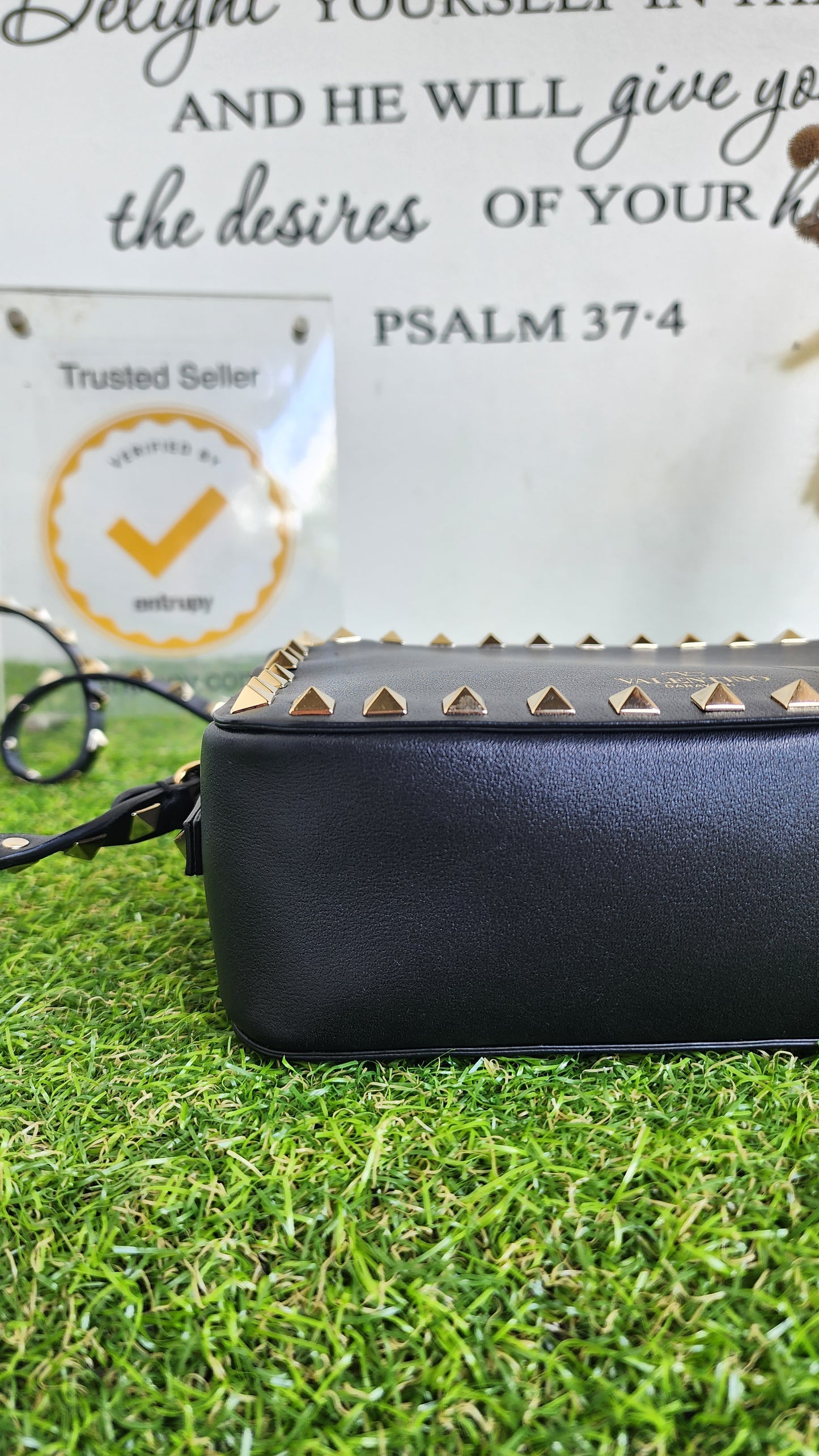VALENTINO ROCKSTUD CAMERA BAG