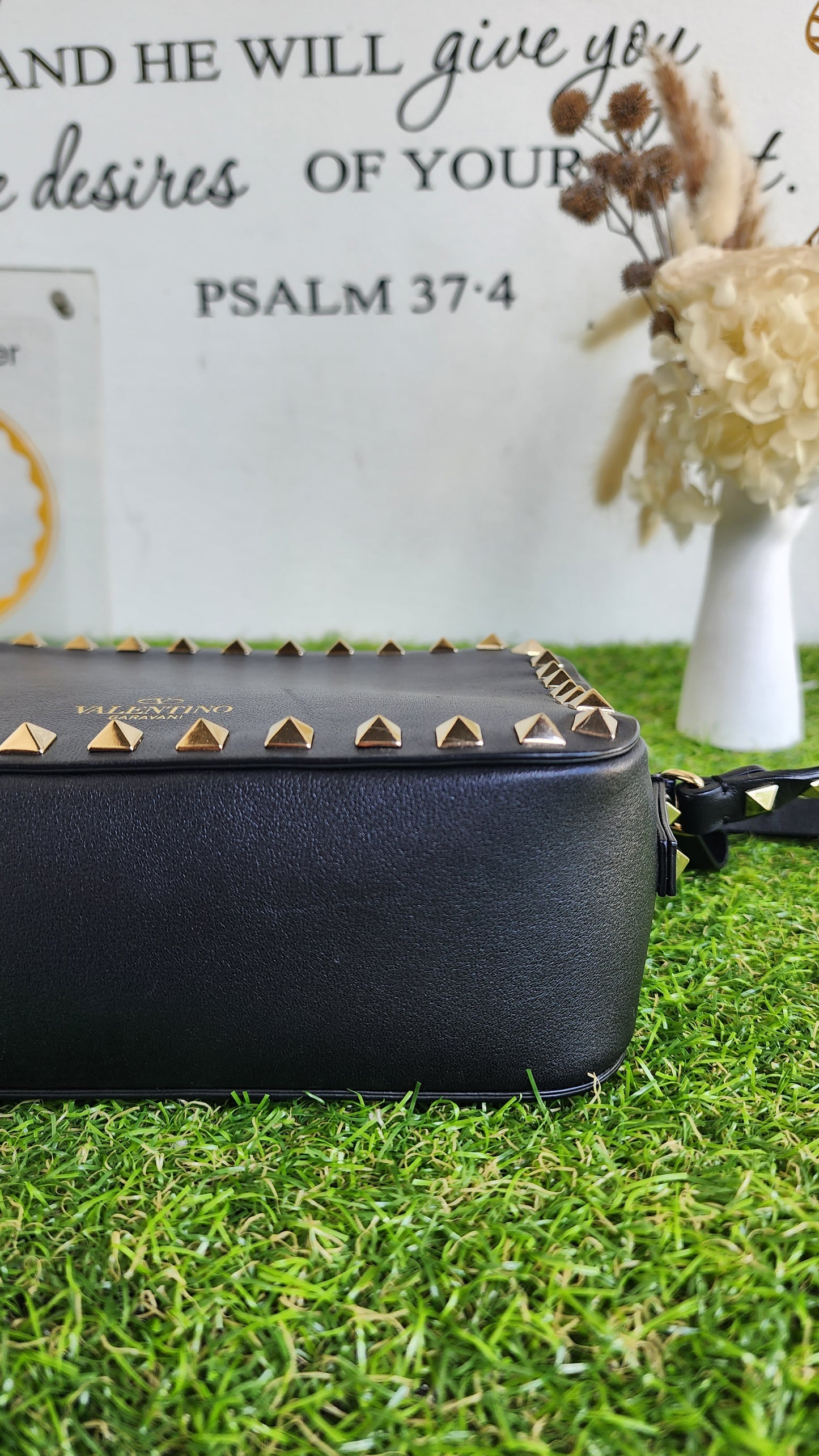 VALENTINO ROCKSTUD CAMERA BAG