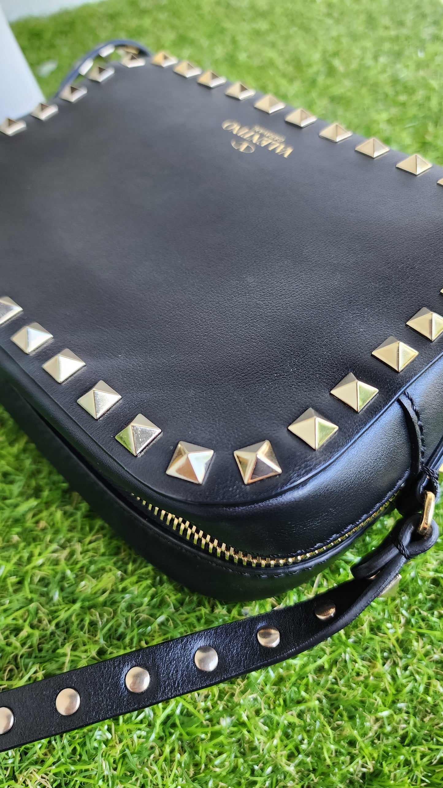 VALENTINO ROCKSTUD CAMERA BAG