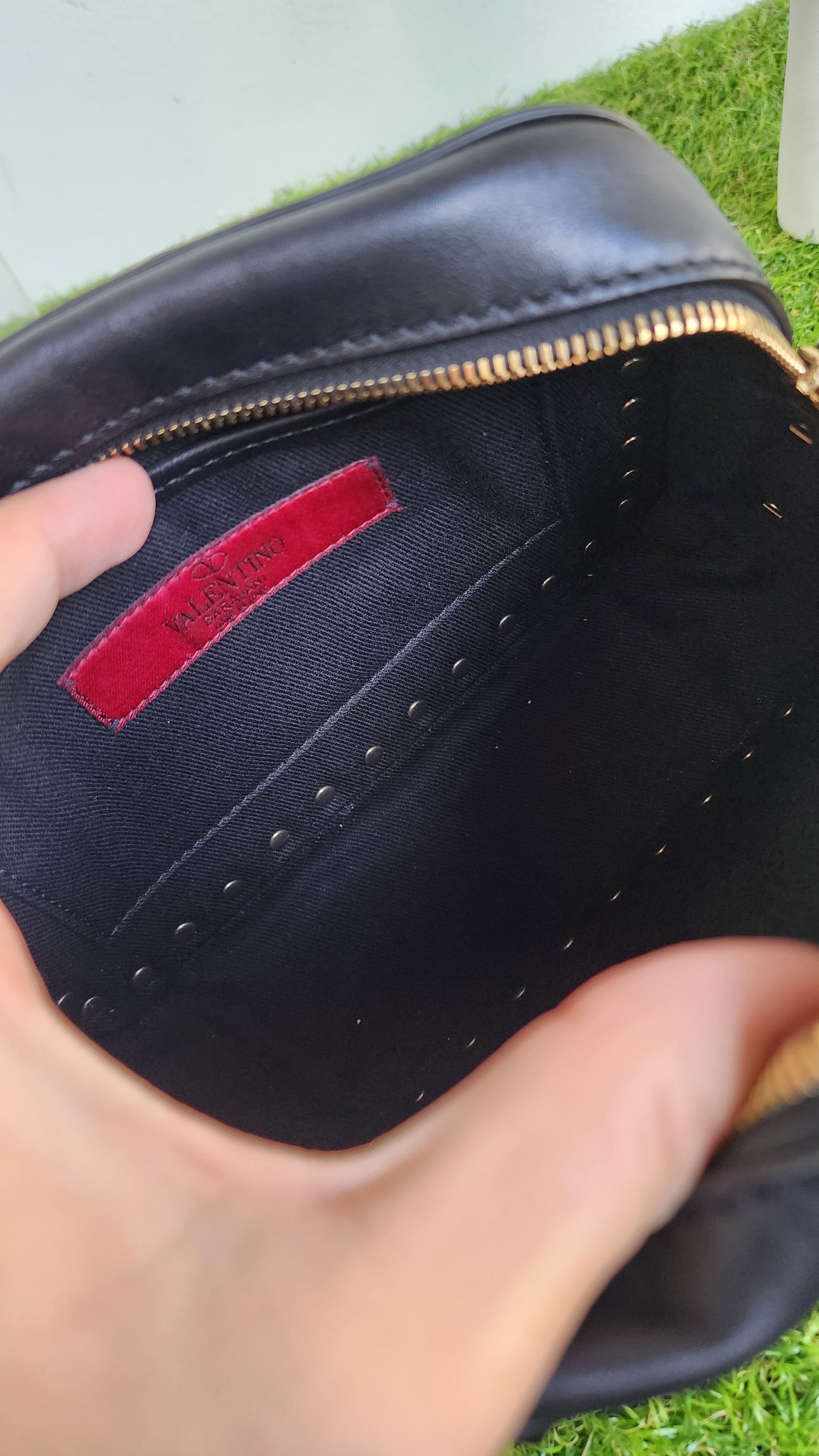 VALENTINO ROCKSTUD CAMERA BAG