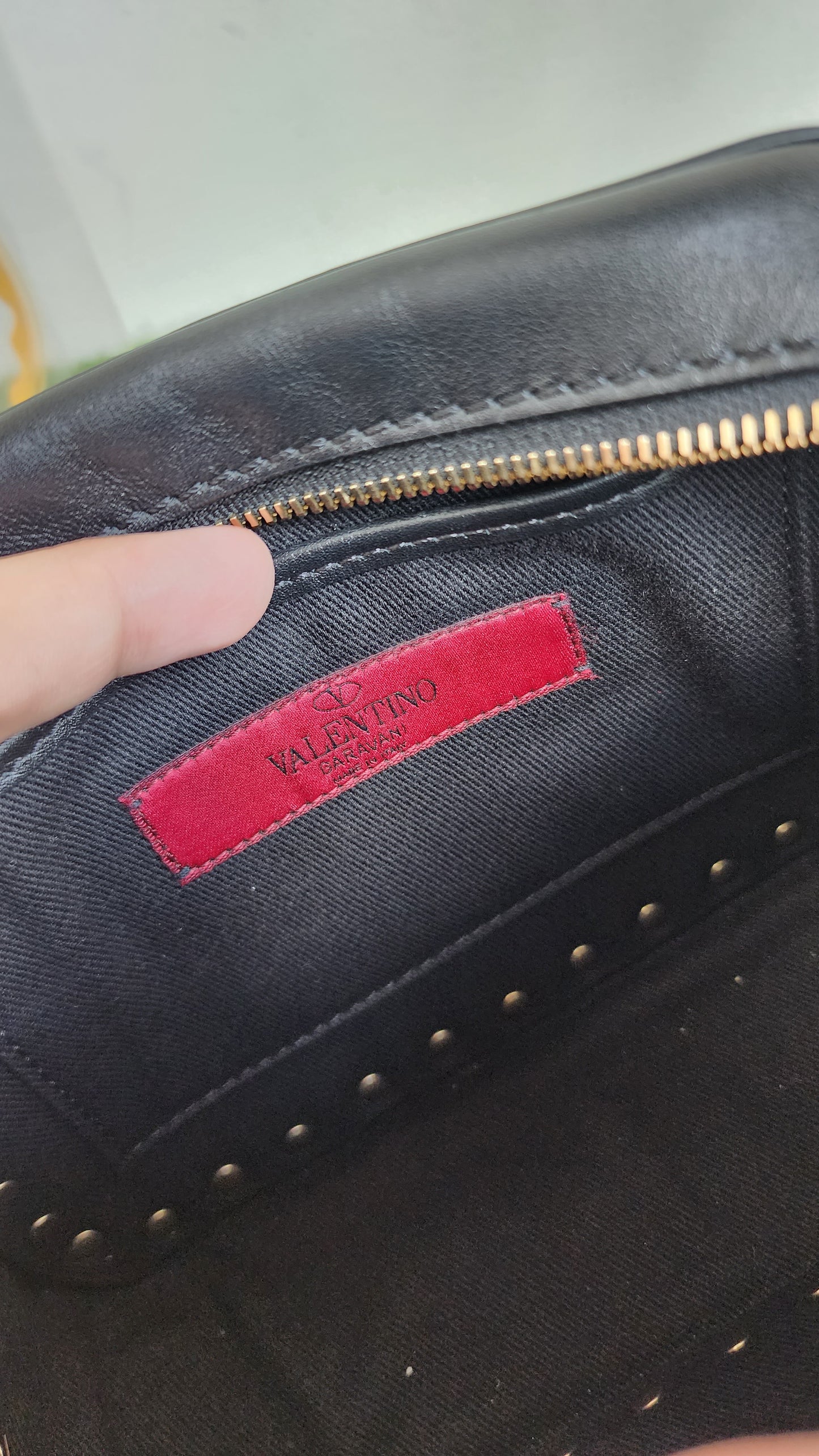 VALENTINO ROCKSTUD CAMERA BAG