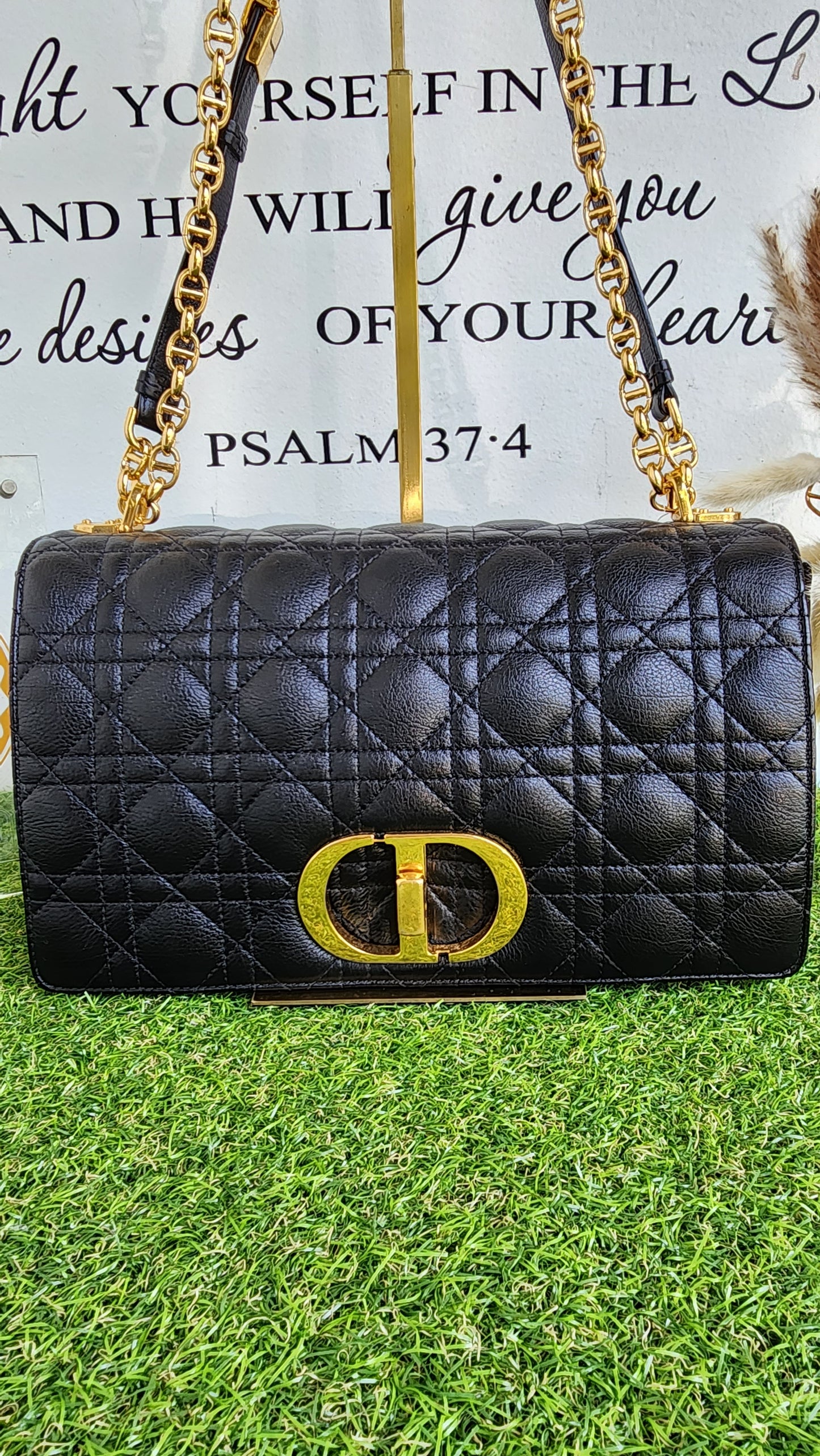 Christian Dior Caro