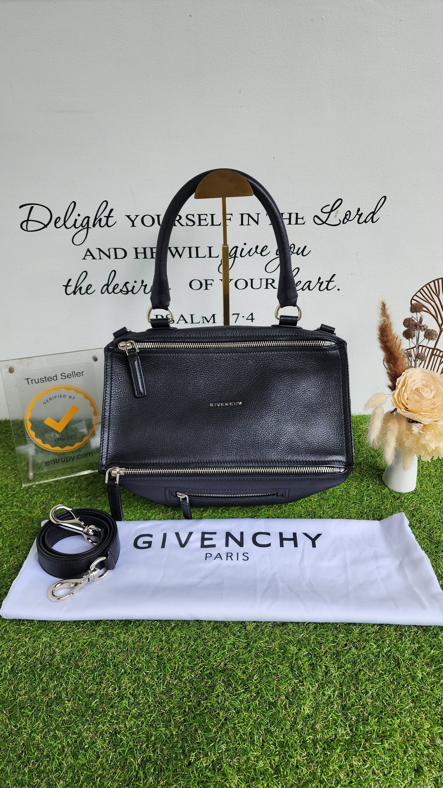 GIVENCHY MEDIUM PANDORA
