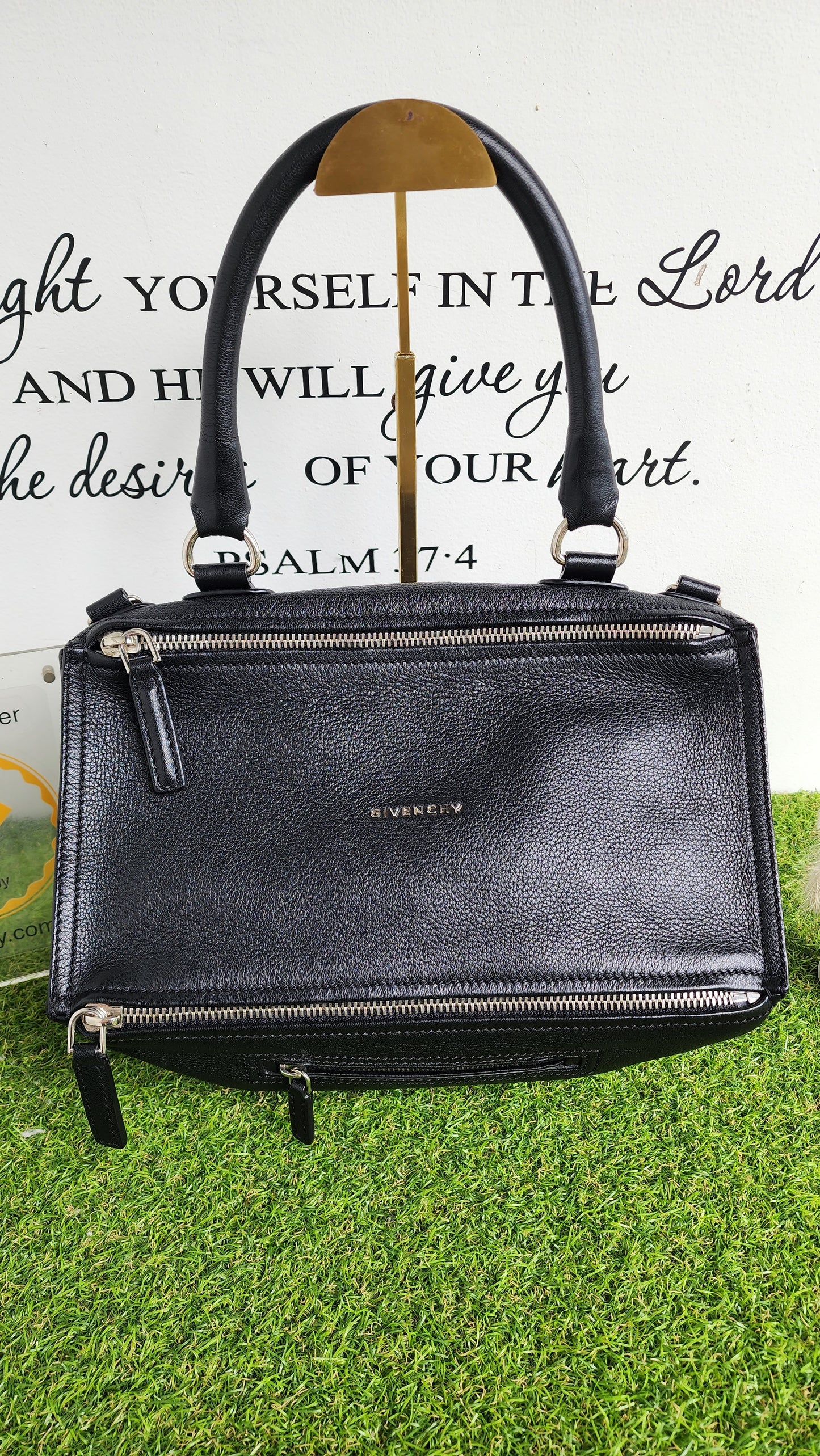 GIVENCHY MEDIUM PANDORA