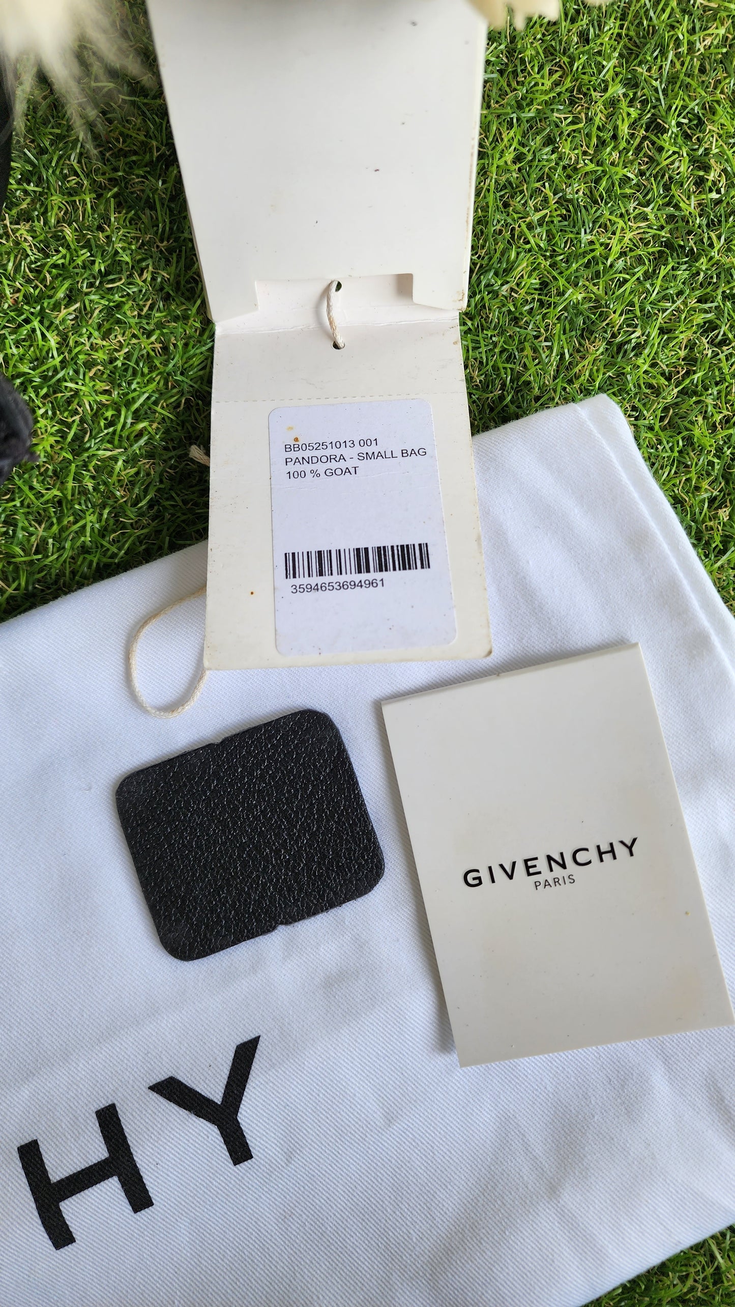 GIVENCHY SMALL PANDORA