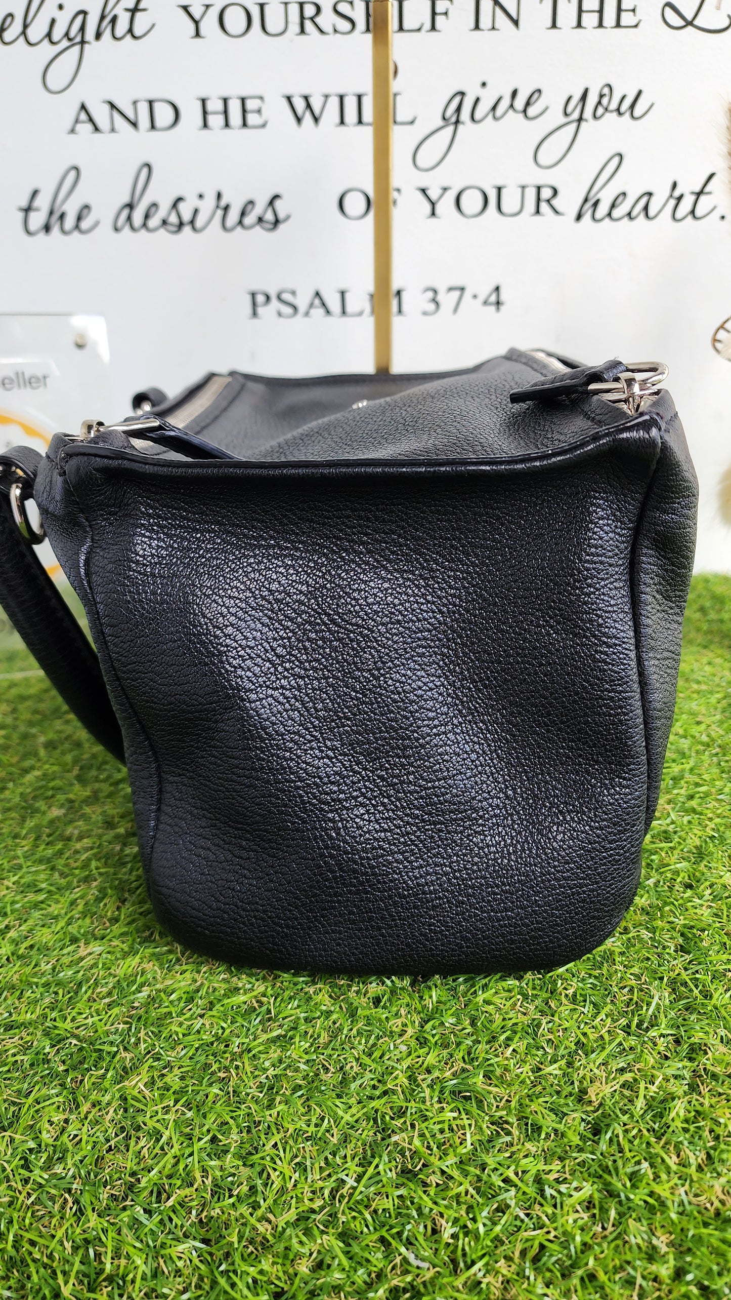 GIVENCHY SMALL PANDORA