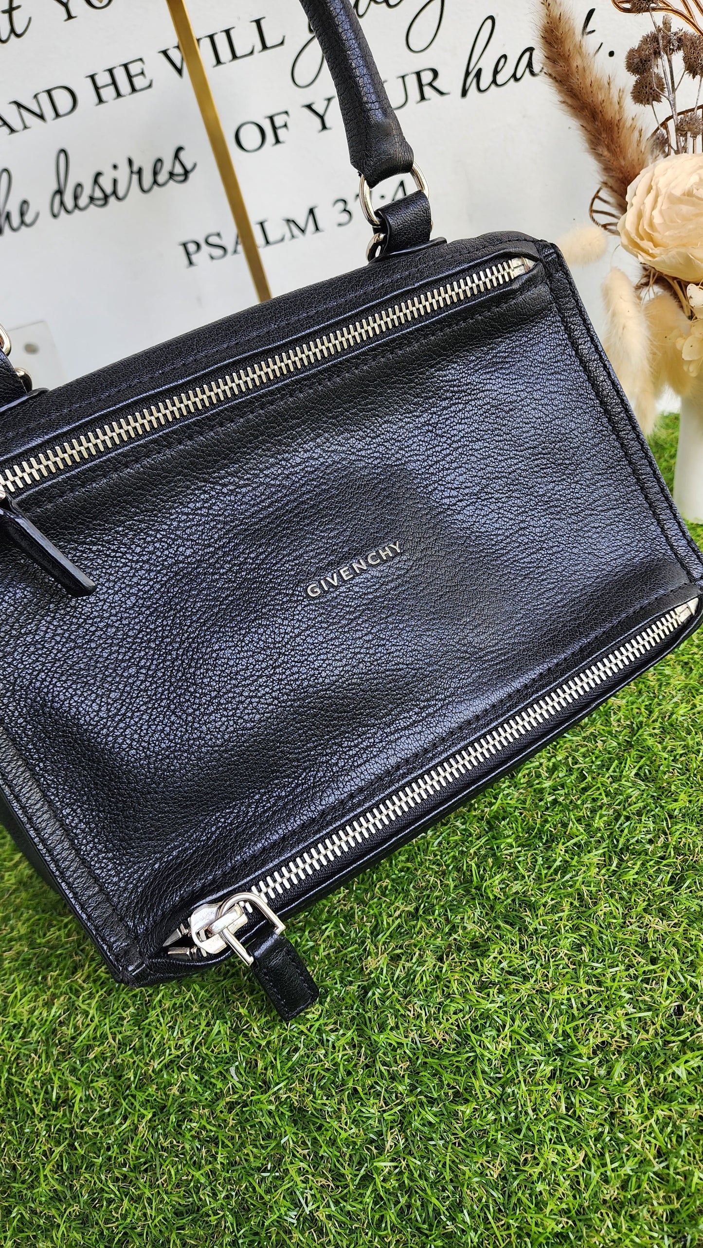 GIVENCHY SMALL PANDORA