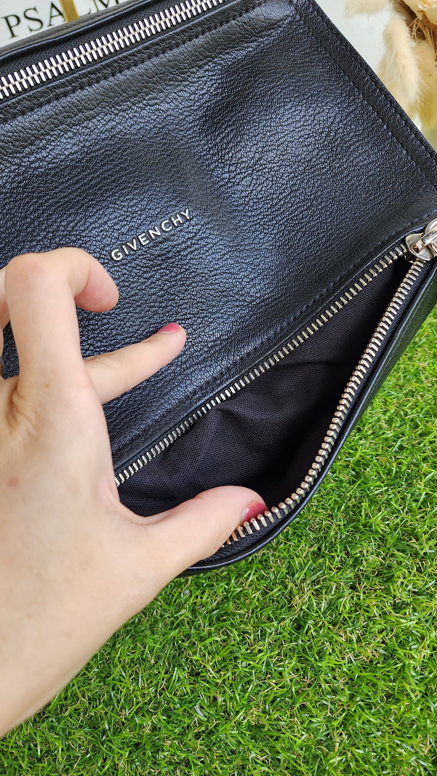 GIVENCHY SMALL PANDORA
