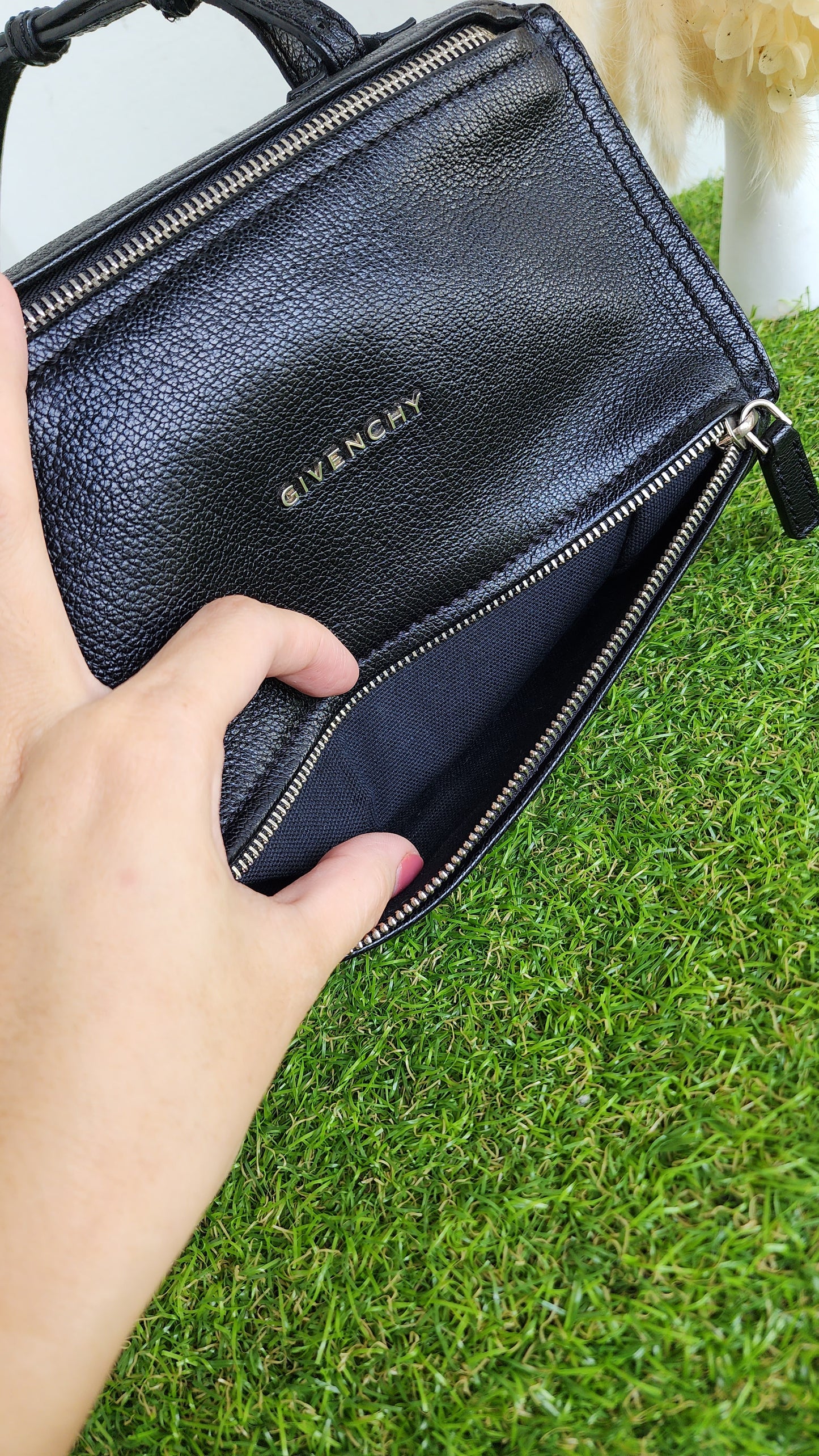 GIVENCHY MINI PANDORA