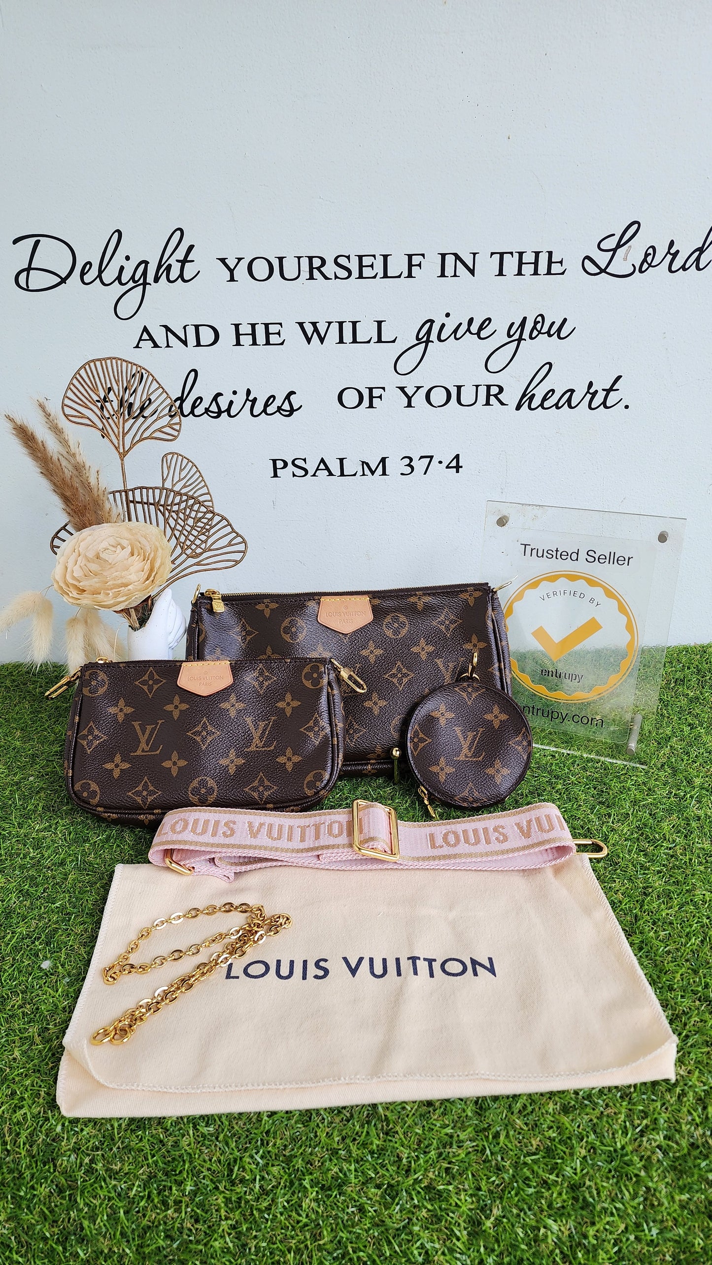 LOUIS VUITTON MULTI POCHETTE