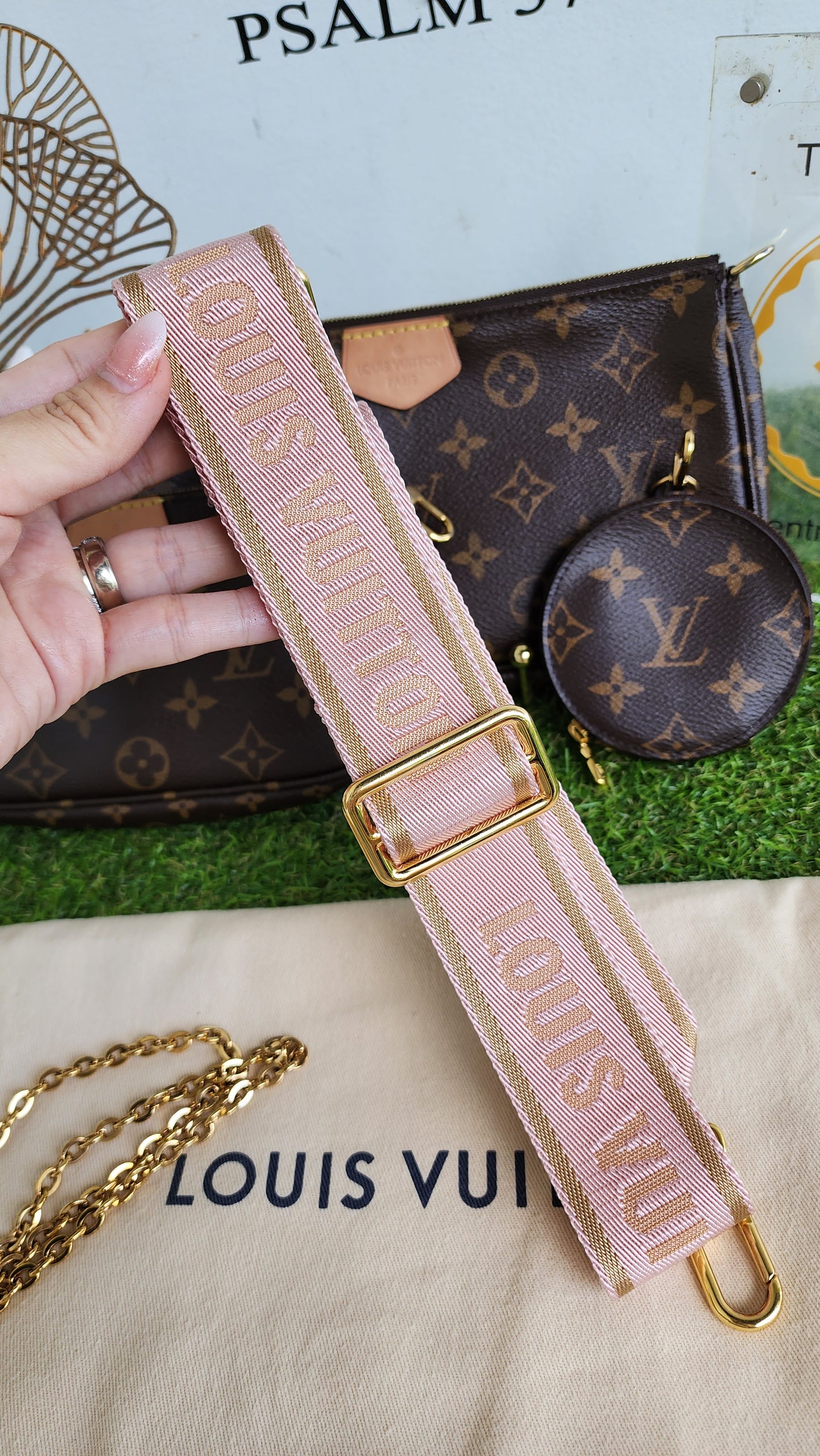 LOUIS VUITTON MULTI POCHETTE