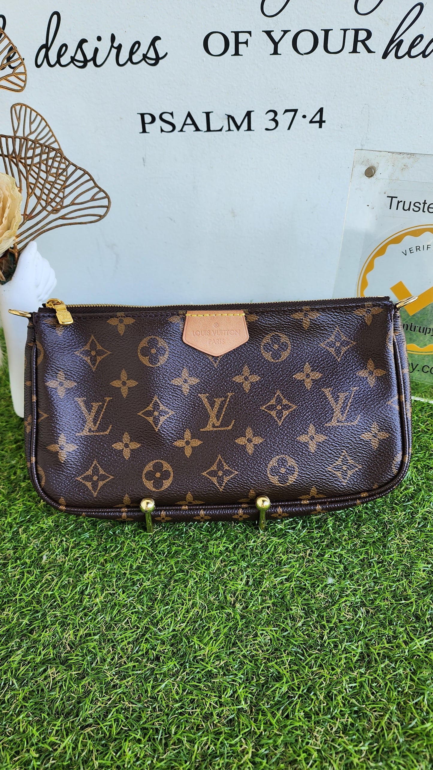 LOUIS VUITTON MULTI POCHETTE