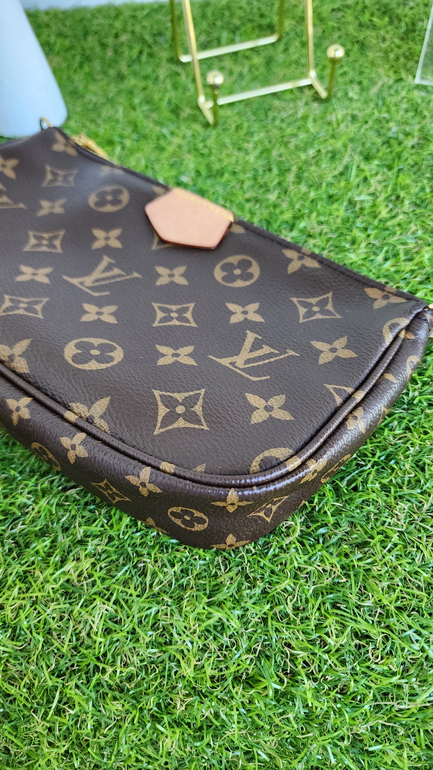 LOUIS VUITTON MULTI POCHETTE