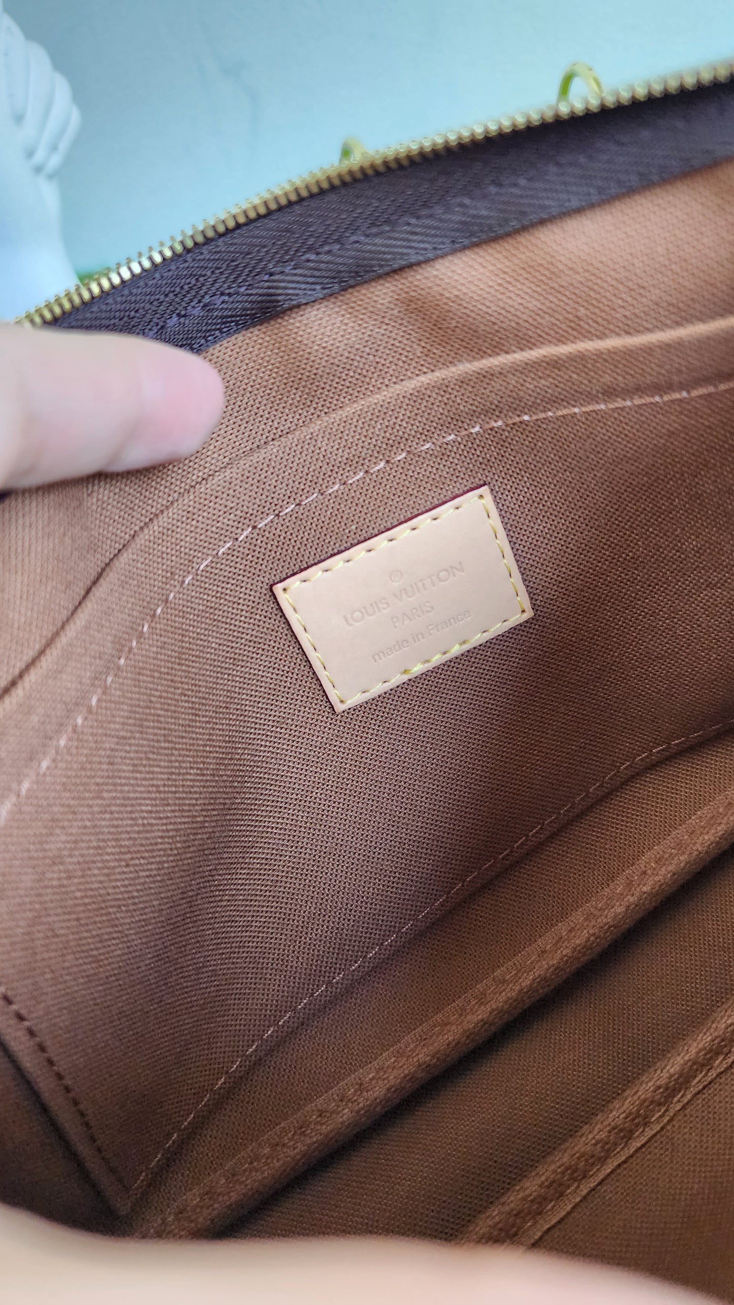 LOUIS VUITTON MULTI POCHETTE